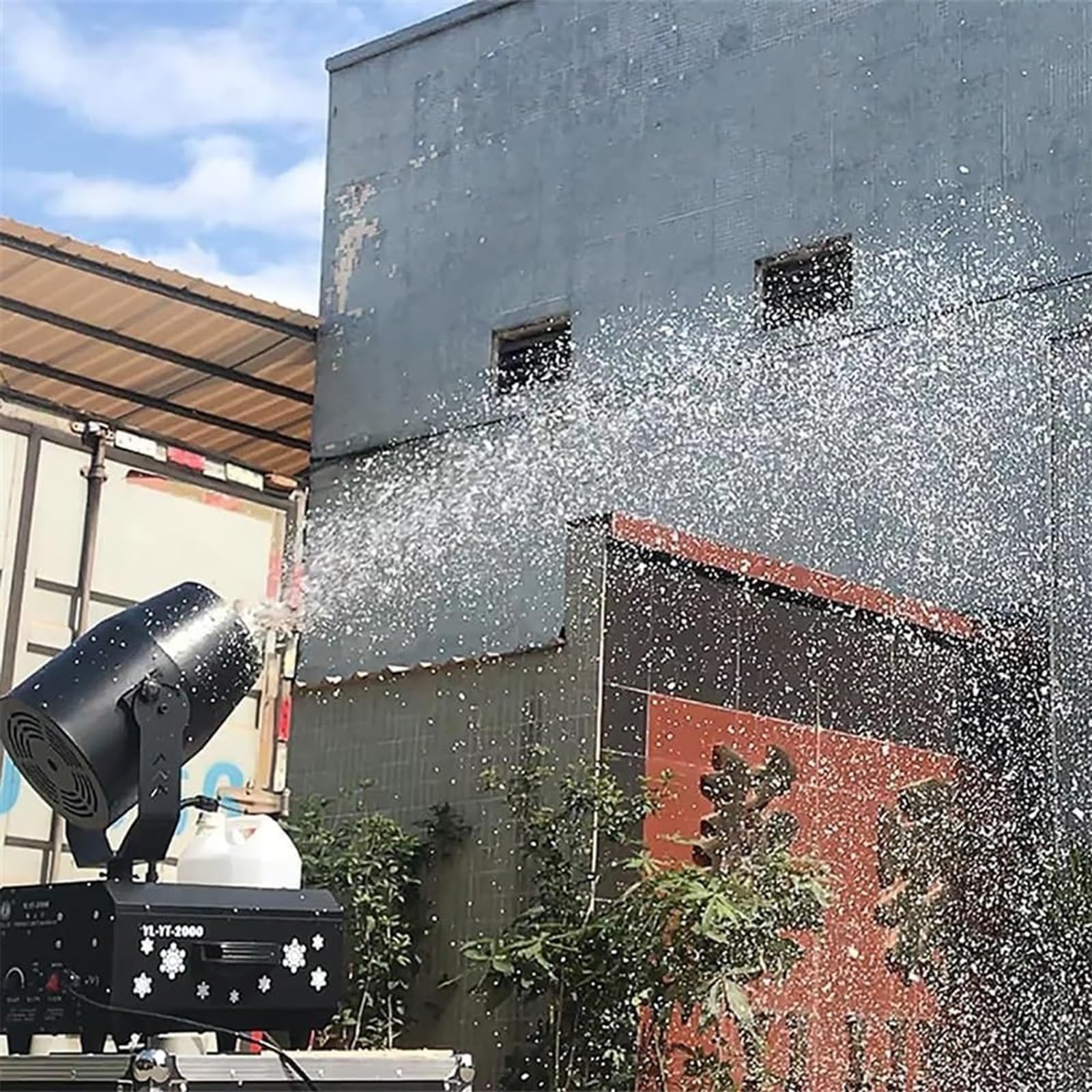 Générique Machines à Neige pour L'extérieur, Machine à Flocons De Neige à Tête Vibrante 2000 W, Machine De Pulvérisation De Flocons De Neige à Haut Rendement, pour Fête De Mariage en Intérieur