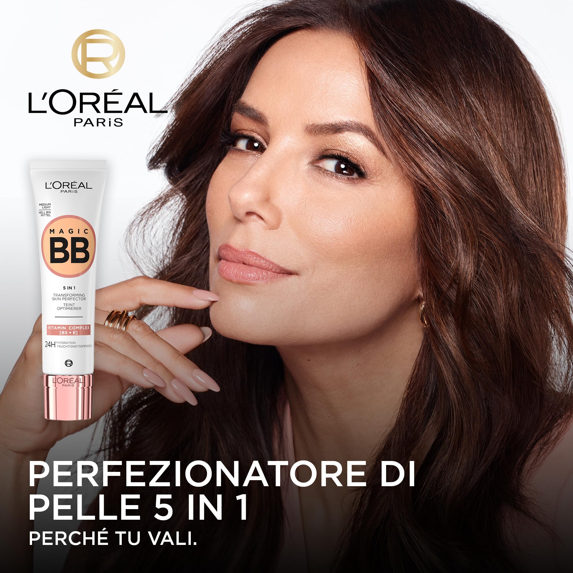 Visita lo Store di L'Oreal Paris L'Oréal Paris, Crema Colorata Idratante e Uniformante, Con Vitamine B5 ed E, Pelle Idratata Fino a 24h, Con SPF 20, 03 Medium Light, 30 ml (l'imballaggio può variare) in use