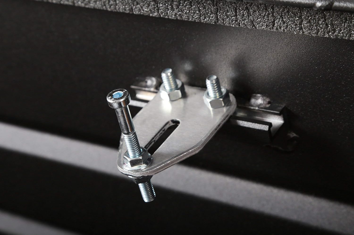 Dee Zee DZ10170TB Red Label Crossover Tool Box