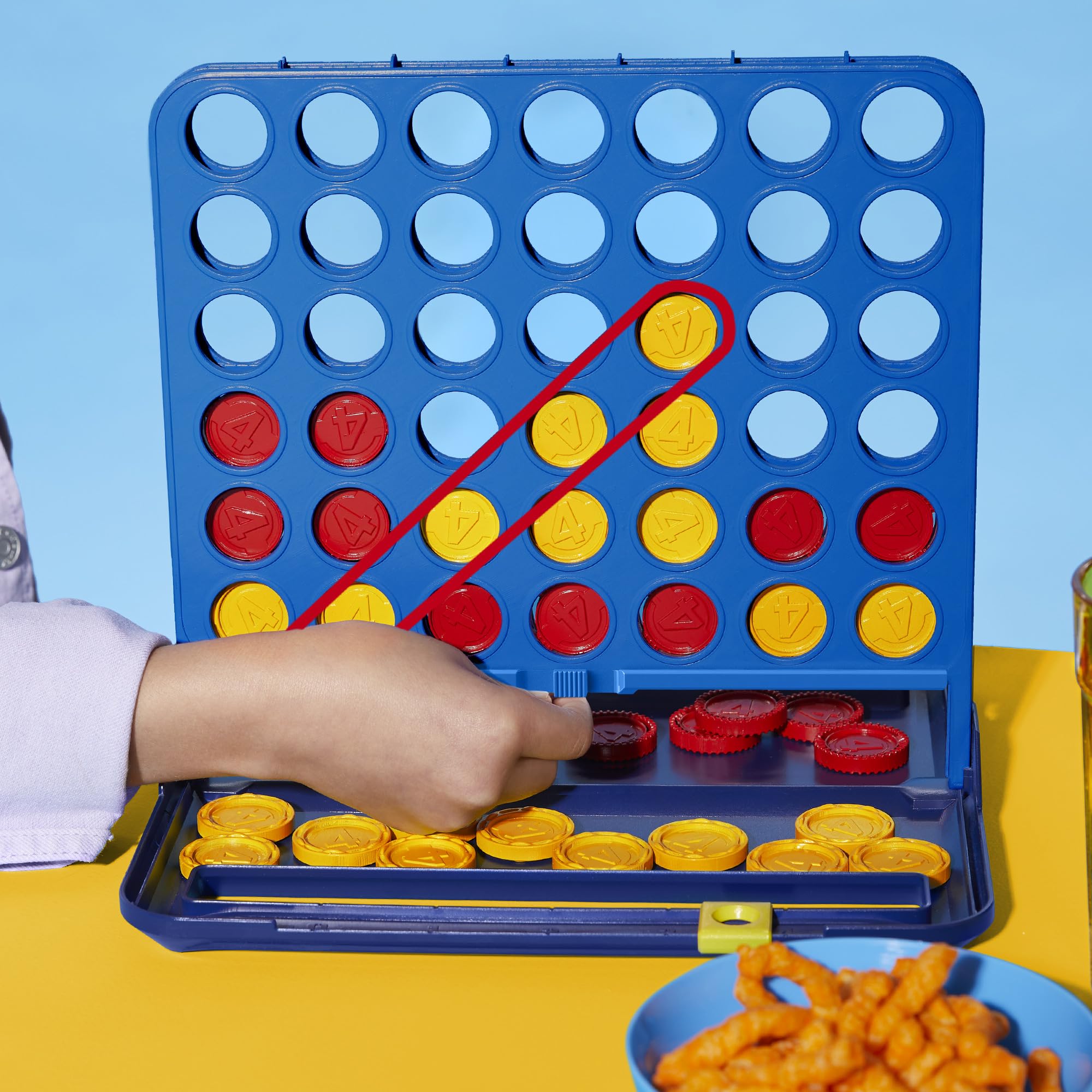 Gra Connect 4 (edycja 2025), oficjalne gry firmy Hasbro, schowek na wszystkie elementy, przenośne opakowanie, liczniki punktów, wiek: od 6 lat, dla 2 graczy, gry rodzinne dla dzieci - wersja angielska