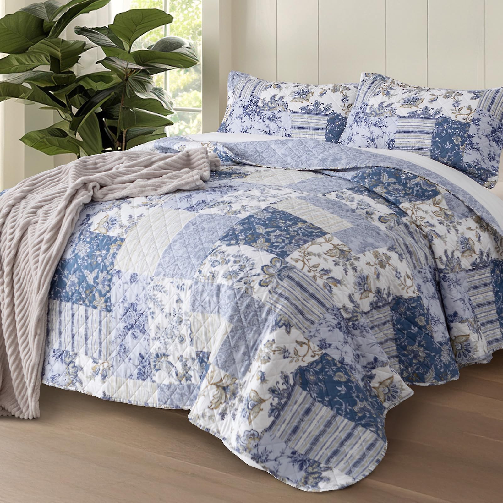 Boho Blue Floral Quilt Set Queen Size - 90"x96" Reversible Bedspread Two-Sided Bedding, All-Season Lightweight Bedding with Recycled Cotton, Farmhouse Decor & Housewarming Gift