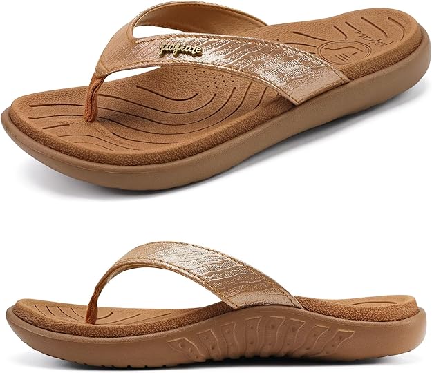 Leren flip-flops op een verhoogde zool
