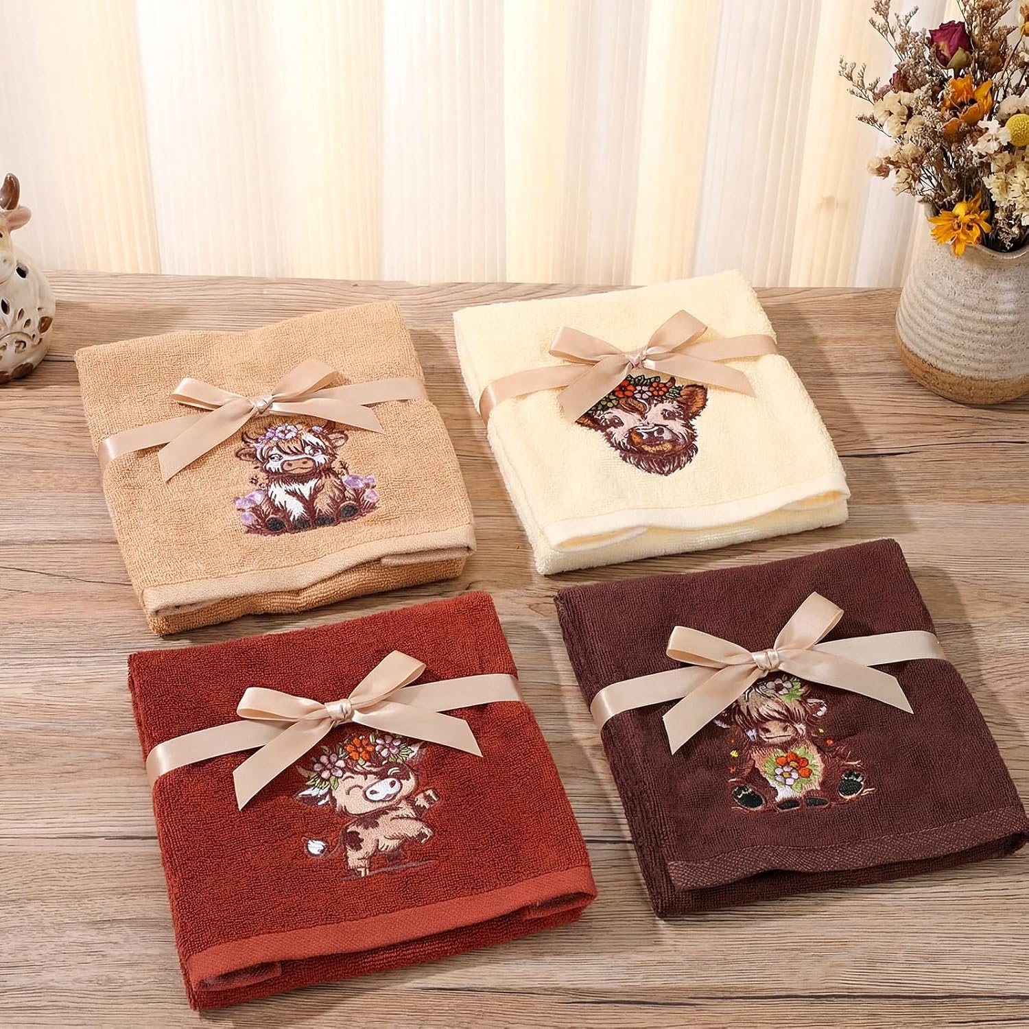 Hahafelt 4 Pcs Highland Cow Hand Towels Embroidered Cows Highland Cow Decorative Cute Embroidered 100% Cotton Soft Absorbent Decor for Holiday Kitchen Bathroom Accessories Housewarming 13.78 x 28.74''