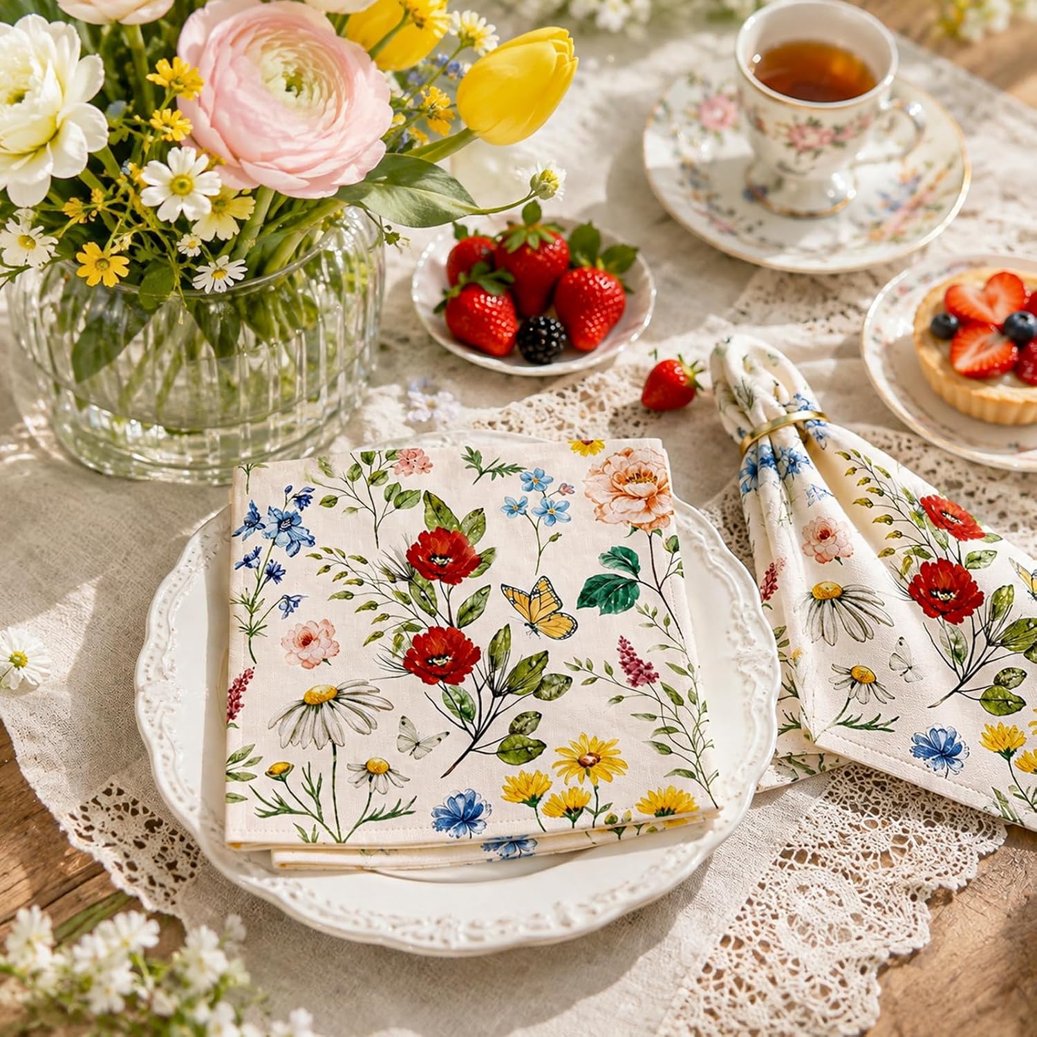 JarThenaAMCS Set of 8 Vintage Wildflower Cloth Napkins Floral Dinner Reusable Napkins 18 x 18 Inch Retro Flower Kitchen Tabletop Collection for Farmhouse Party Table Supplies
