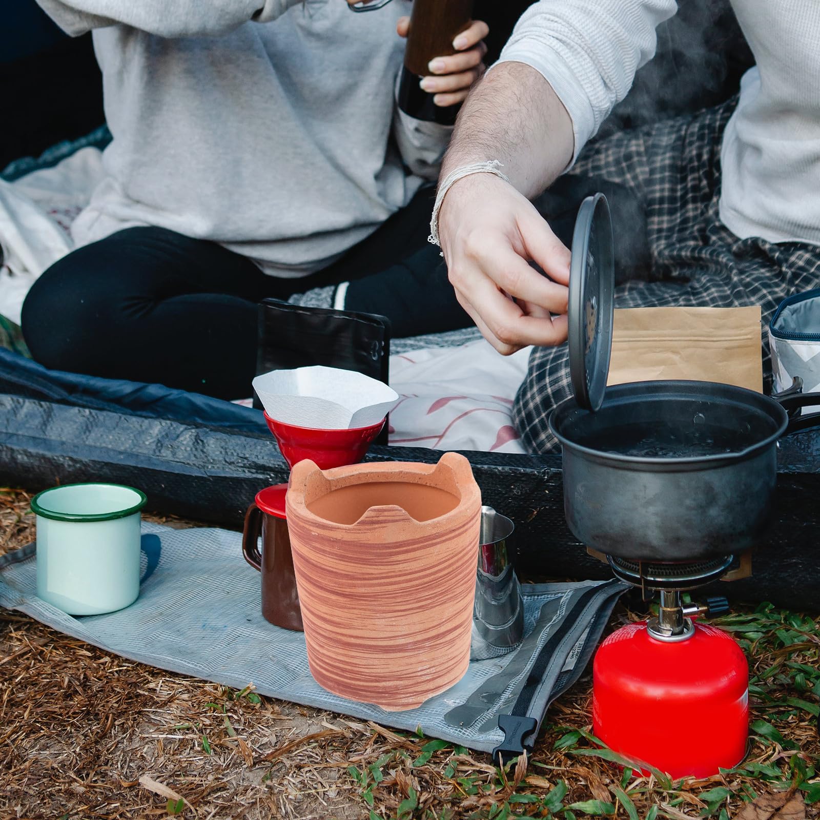 Tragbarer Holzkohlegrill & Lehnofen – kompakte Feuerstelle für den Außenbereich, Camping, Tischgrillkocher, ideal für Garten & Zuhause, braunes Tondesign