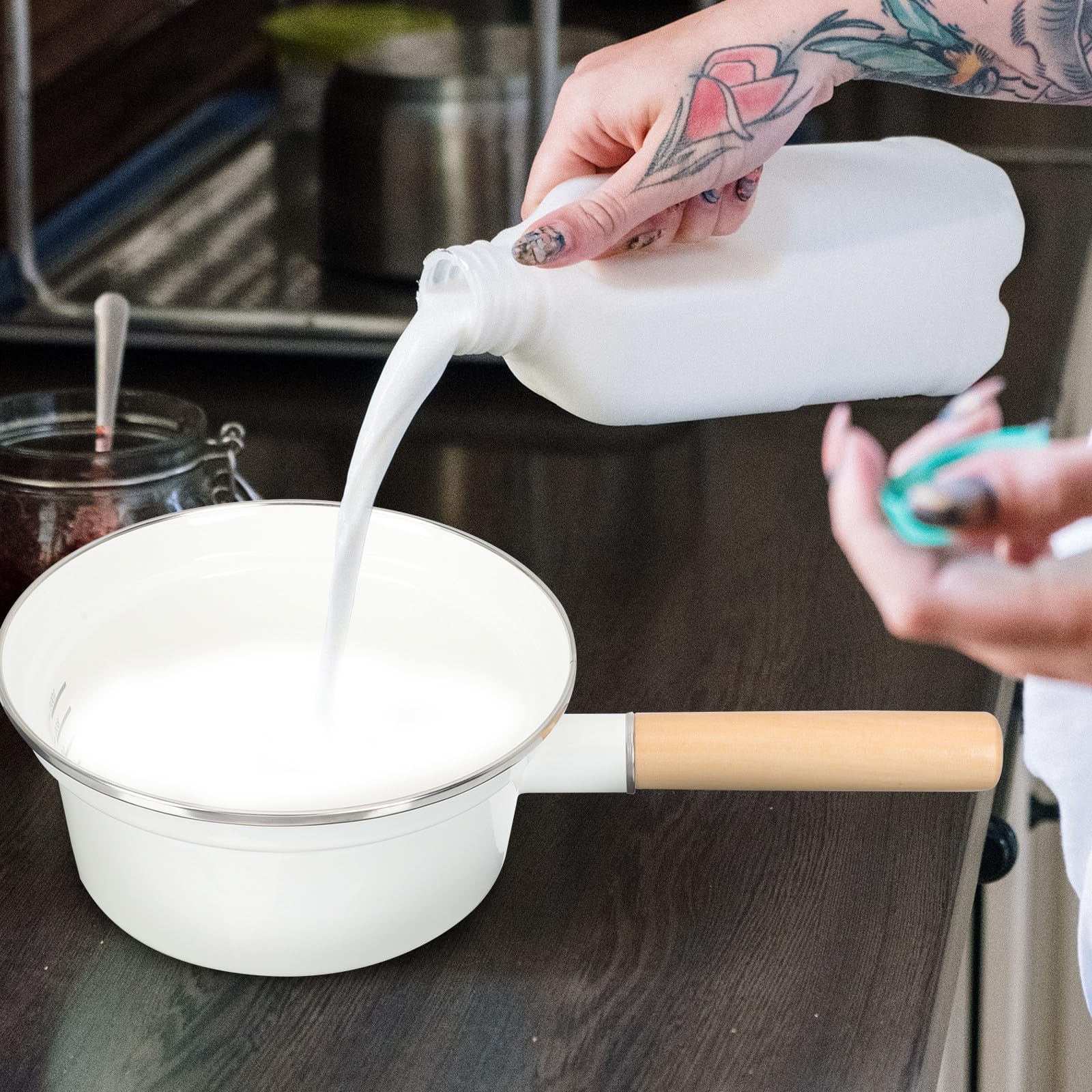 INOOMP Emaillierter Küchenmilchtopf mit Ergonomischem Design und Weißer Emaille für Familien und Restaurants Einfacher Griff als Antihaft Topf und Küchenzubehör