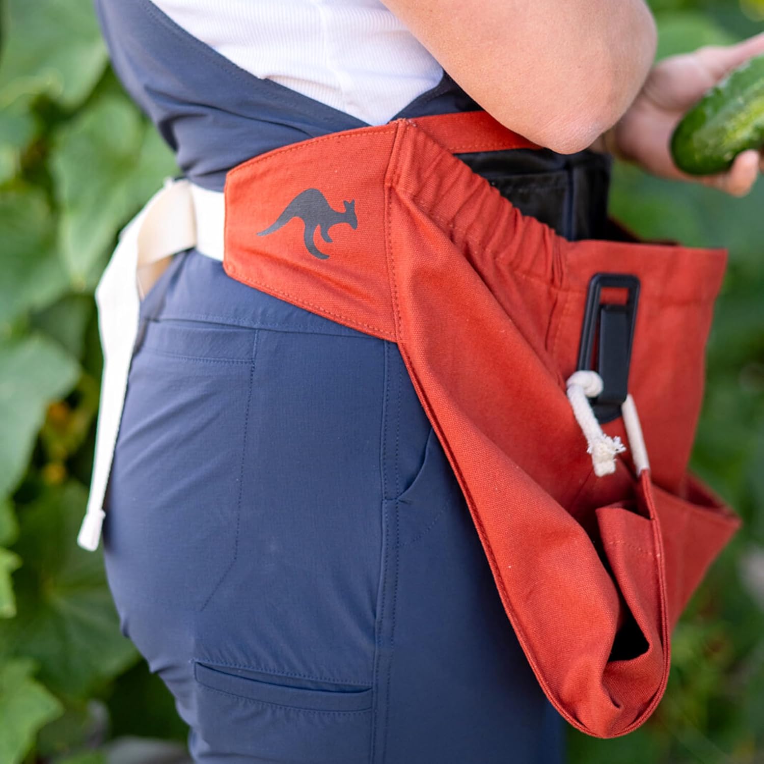 Roo Gardening Apron with Pockets & Harvesting, Picking Pouch - Adjustable, Water-resistant, Washable Canvas Cotton - Image 3