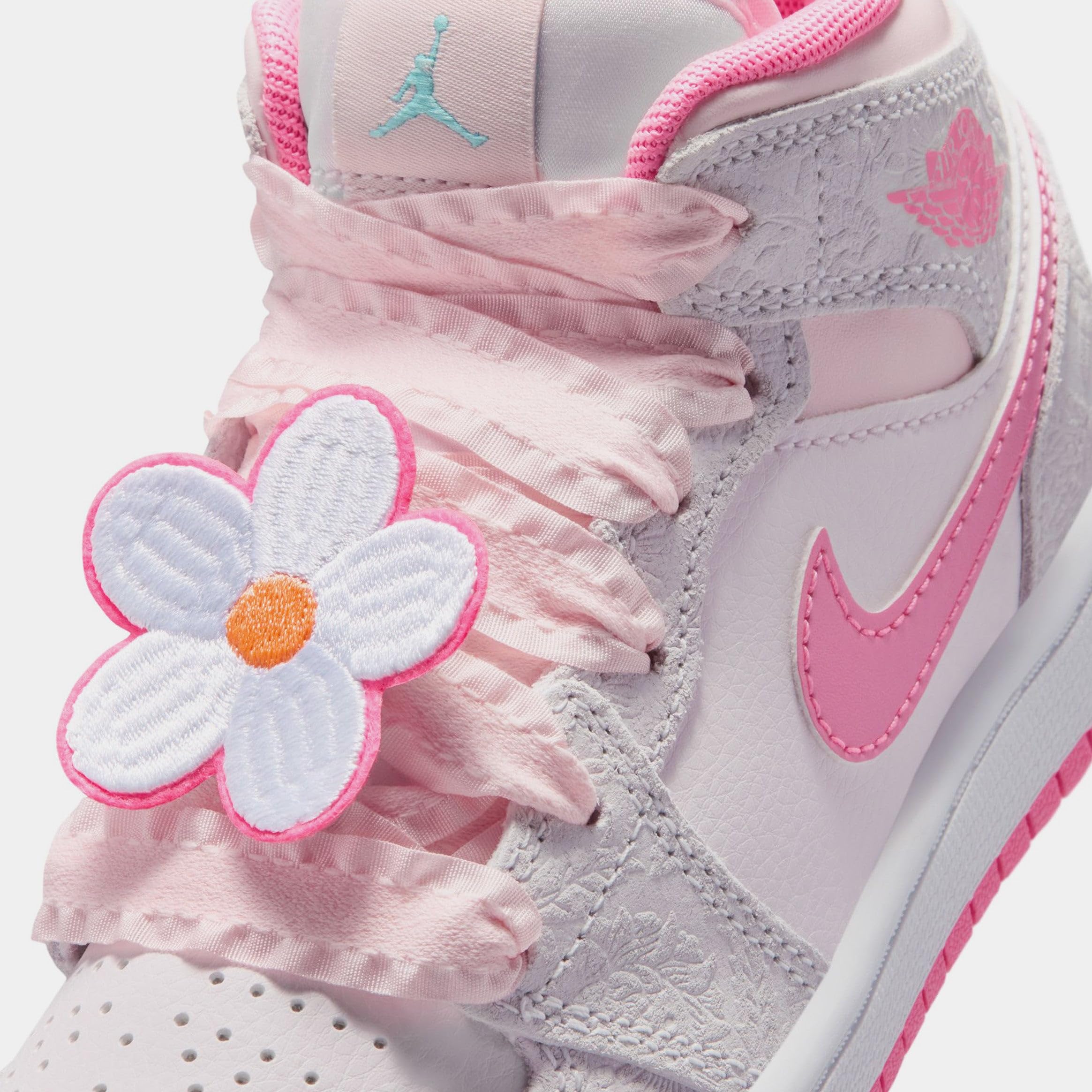 Air Jordan 1 Mid SE - Zapatos de estilo de vida preescolar (gris intenso/vela/flor rosa/brillo rosa)