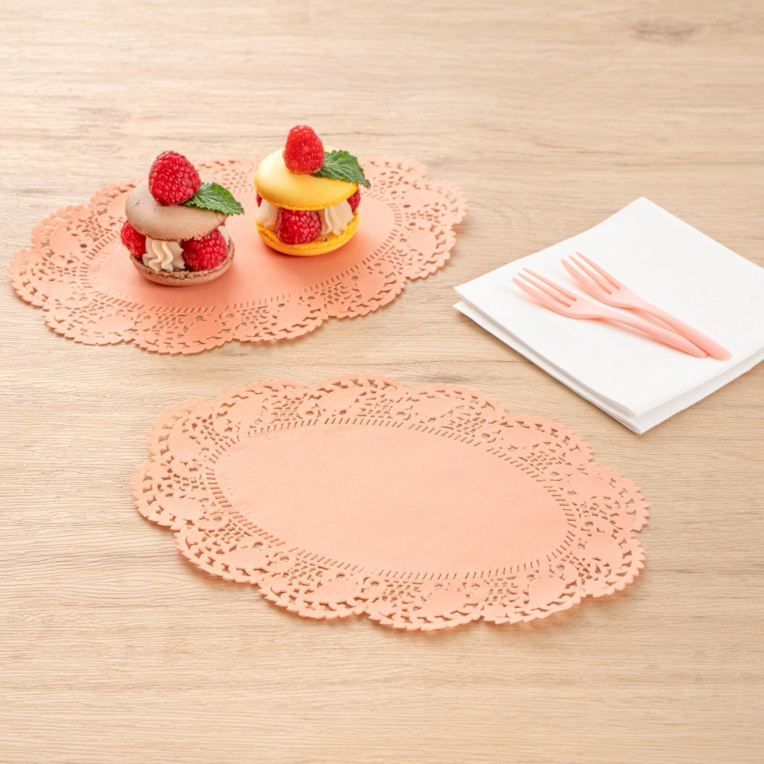Restaurantware-Pastry Tek 9 x 6.5 Inch Paper Lace Doilies, 4000 Oval Disposable Table Doilies - Elegant Lace Finish, Long Lasting, Coral Paper Lace Doilies, for Pastries, Cupcakes, Desserts