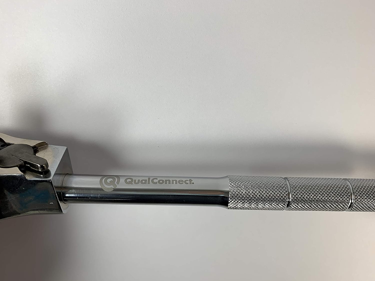 Sidewinder QUALCONNECT® Professional 3/8 inch Drive Reversing Ratchet Speedy Wrench w/Knurled Handle w/U.S. patent no.4907476