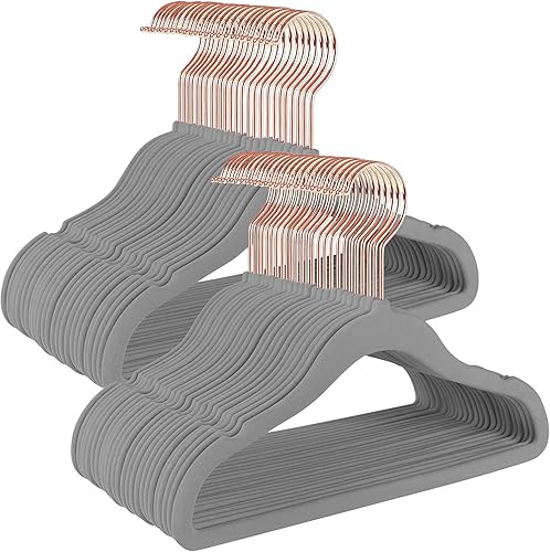 Miniatura 9 de Paquete de 50 perchas de terciopelo antideslizantes para bebés con ganchos giratorios, organizadores de armario para niños pequeños que ahorran