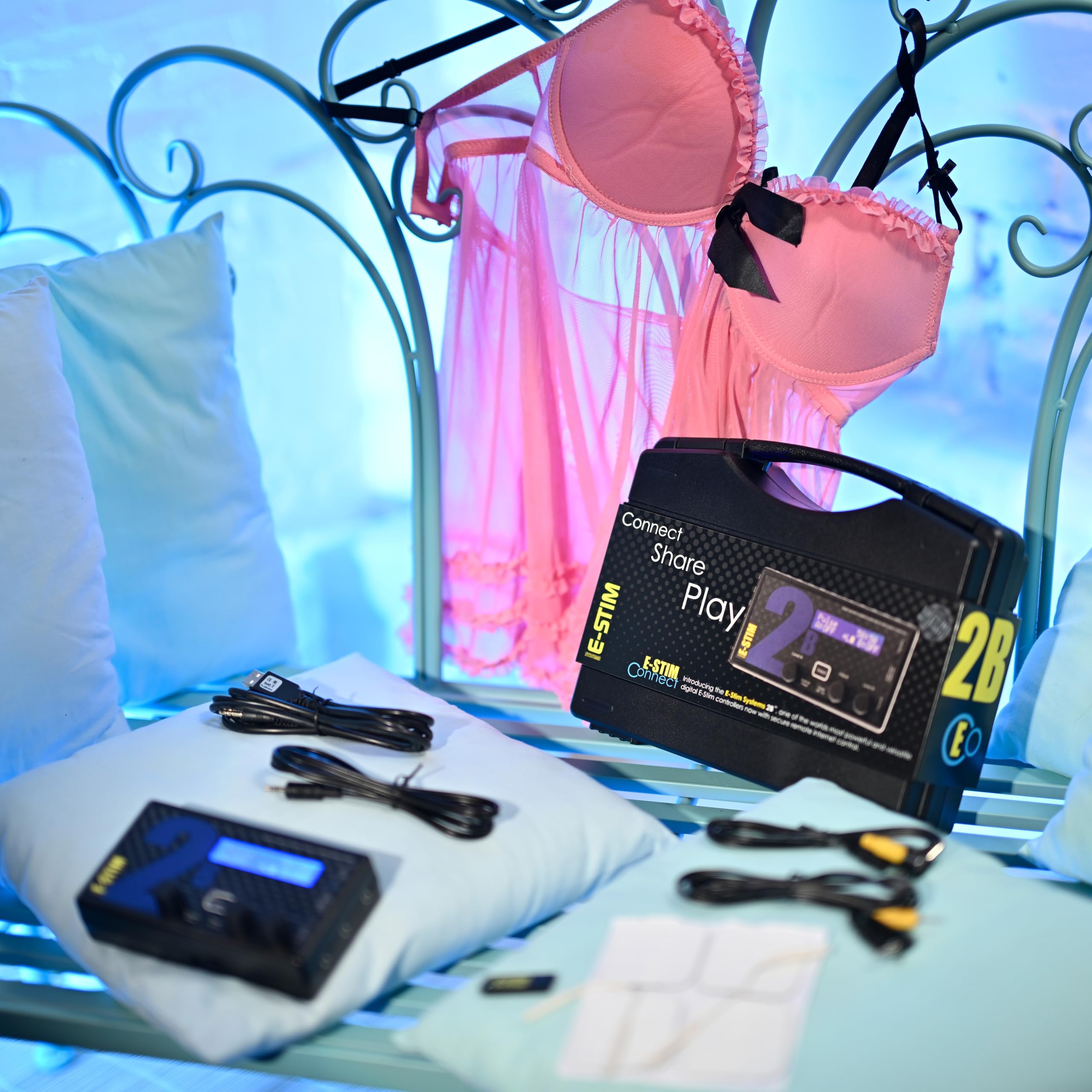 E-Stim Appareil d'électrostimulation 2B - Appareil d'électrostimulation haut de gamme avec interface à lien numérique et logiciel E-Stim Connect, Commander 3 et fonctions audio innovantes