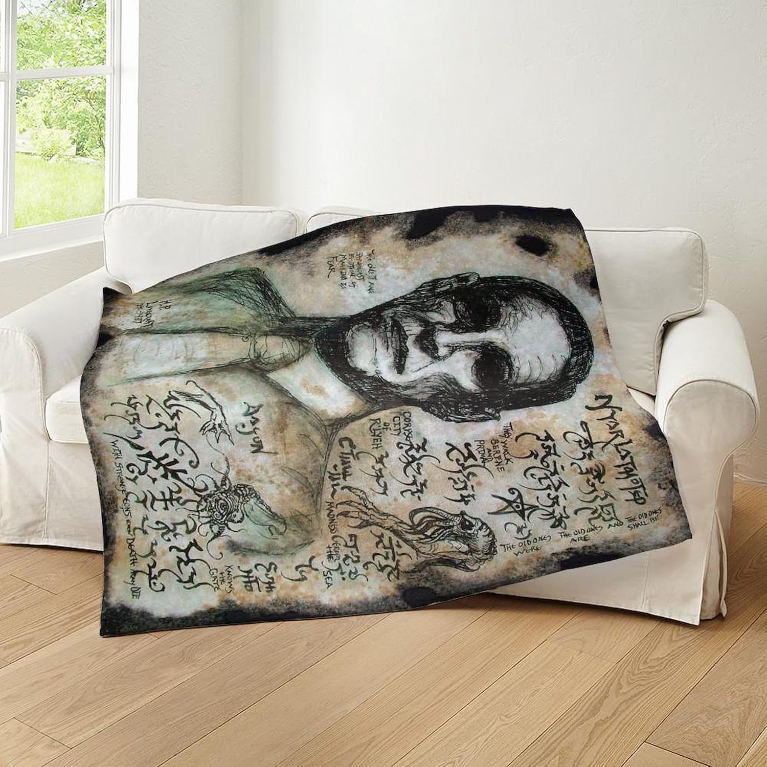 CafePress H.P. Lovecraft Throw Blanket Super Soft Fleece Plush Throw Blanket, 60"x50"