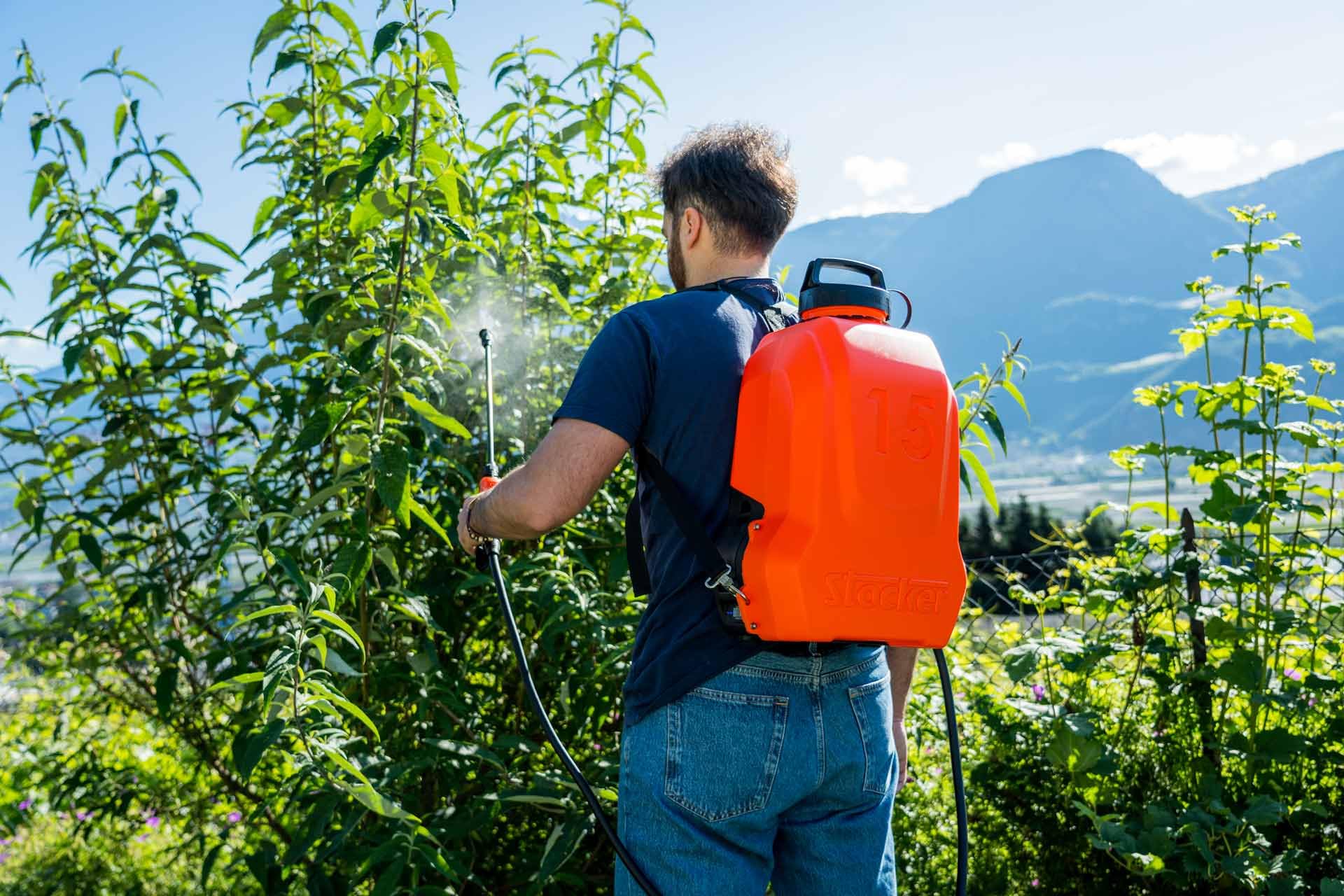 STOCKER Pompa a Zaino Elettrica 15L Li-Ion - Batteria 2,5Ah Autonomia 105min - Doppia Lancia Fibra e Alluminio - Pressione 5 Bar - Trattamenti Giardino e Agricoltura