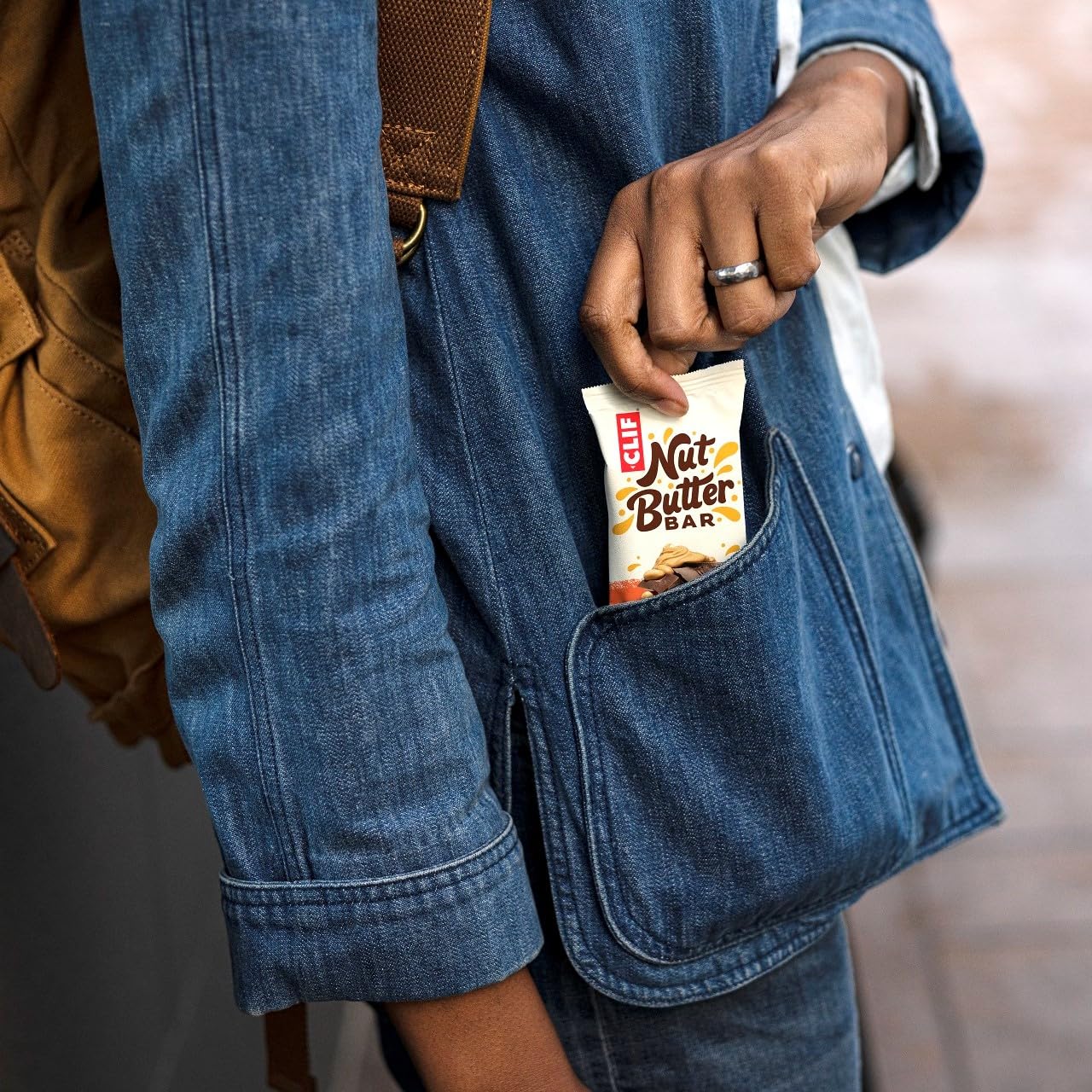 CLIF Nut Butter Bar | Barretta Proteica con 7g di Proteine ​​Vegetali | Peanut Butter | Snack Bar Biologiche | 12 x 50 g