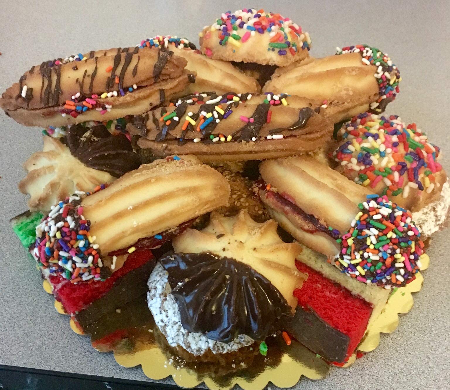 Italian Cookie Mix - Gift Tray - 2 Dozen