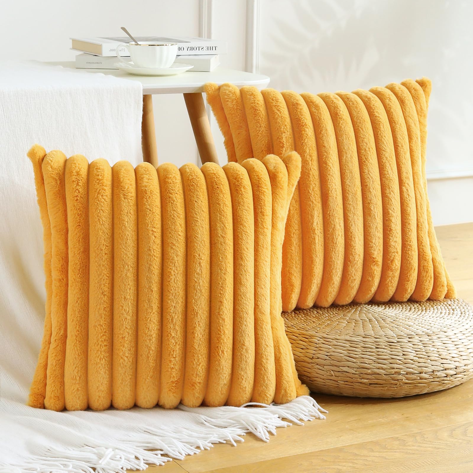 Lot De 2 Housses De Coussin En Fausse Fourrure - Motif Feuille D'Érable 40x40 Cm - Décoration Automne Canapé Et Lit (Jaune)