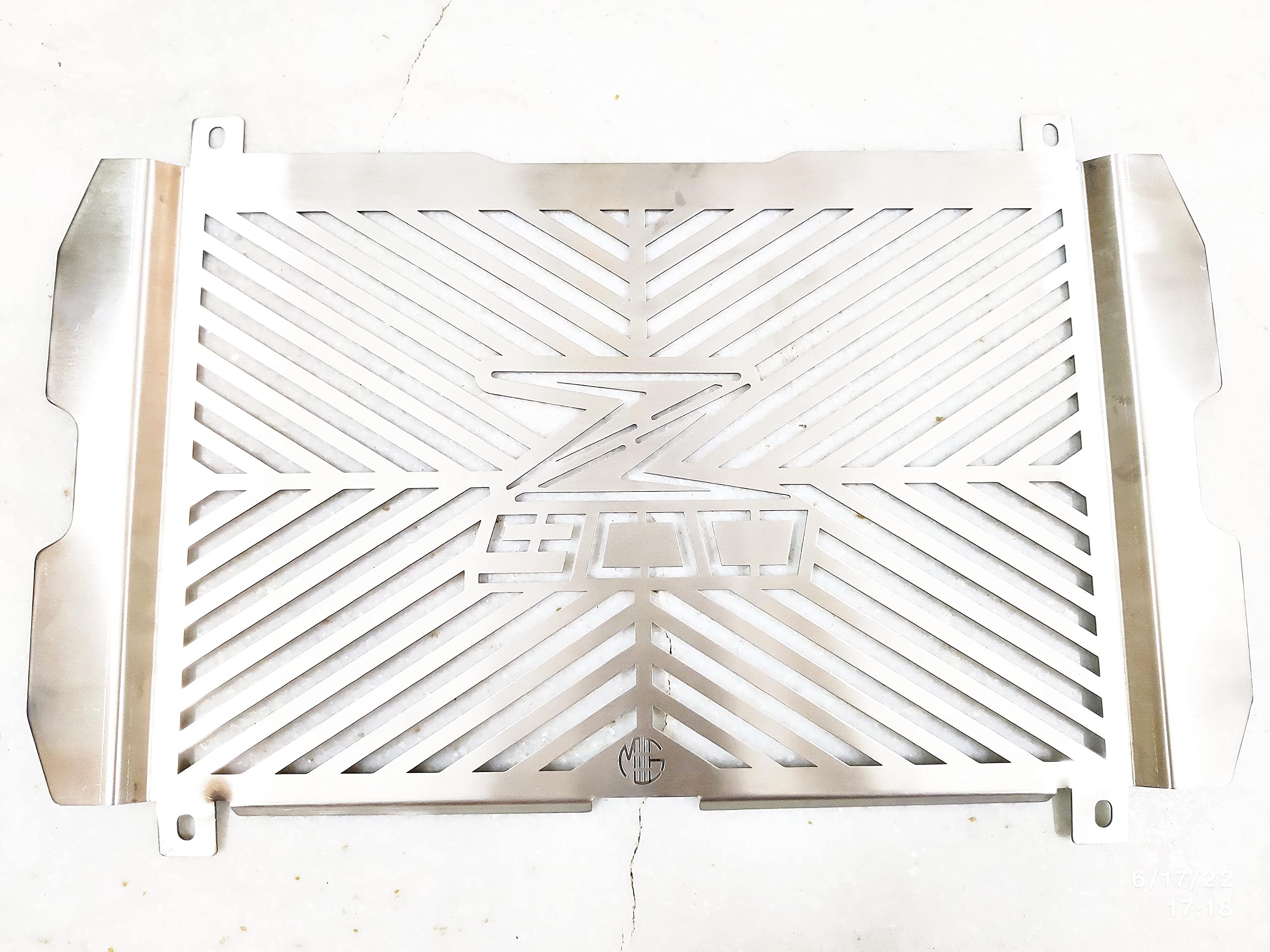 RoadReligion Radiator Grill 304 Grade compatible with Kawasaki Z900 - Stainless Steel