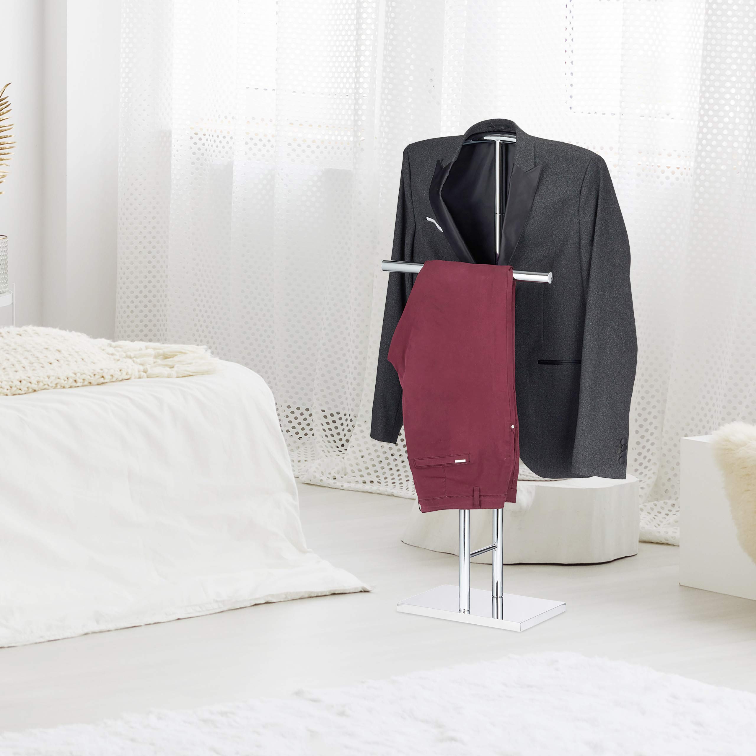Relaxdays 10024586 Valet de chambre chrome, chevalet, portant habits, de nuit, porte-vêtements, HlP 106x49x20 cm, argent, acier, plastique, 106 x 49 x 20 cm