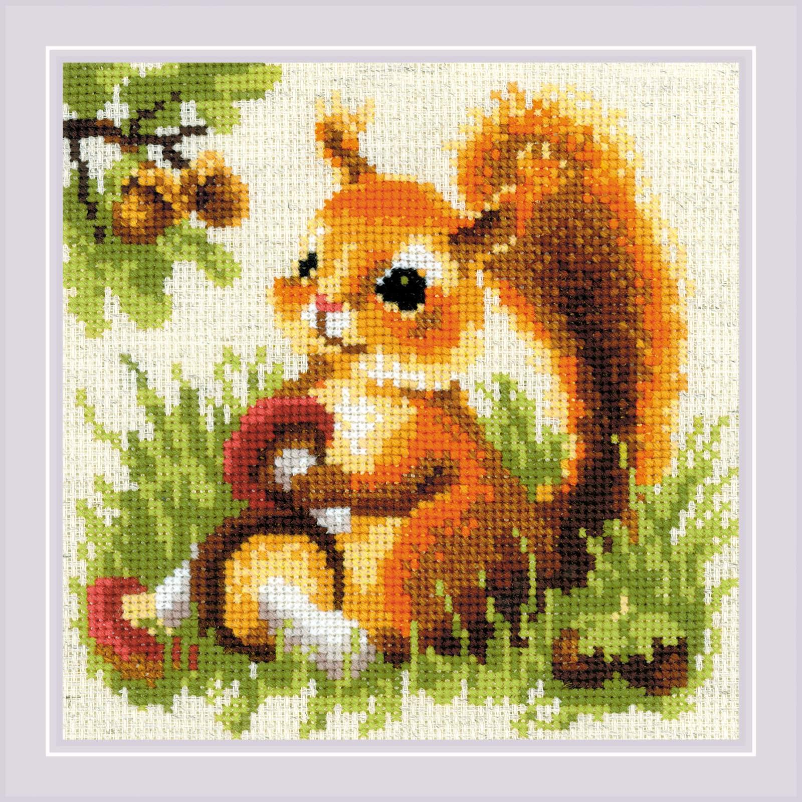 Riolis Squirrel Counted Cross Stitch Kit 20x20cm