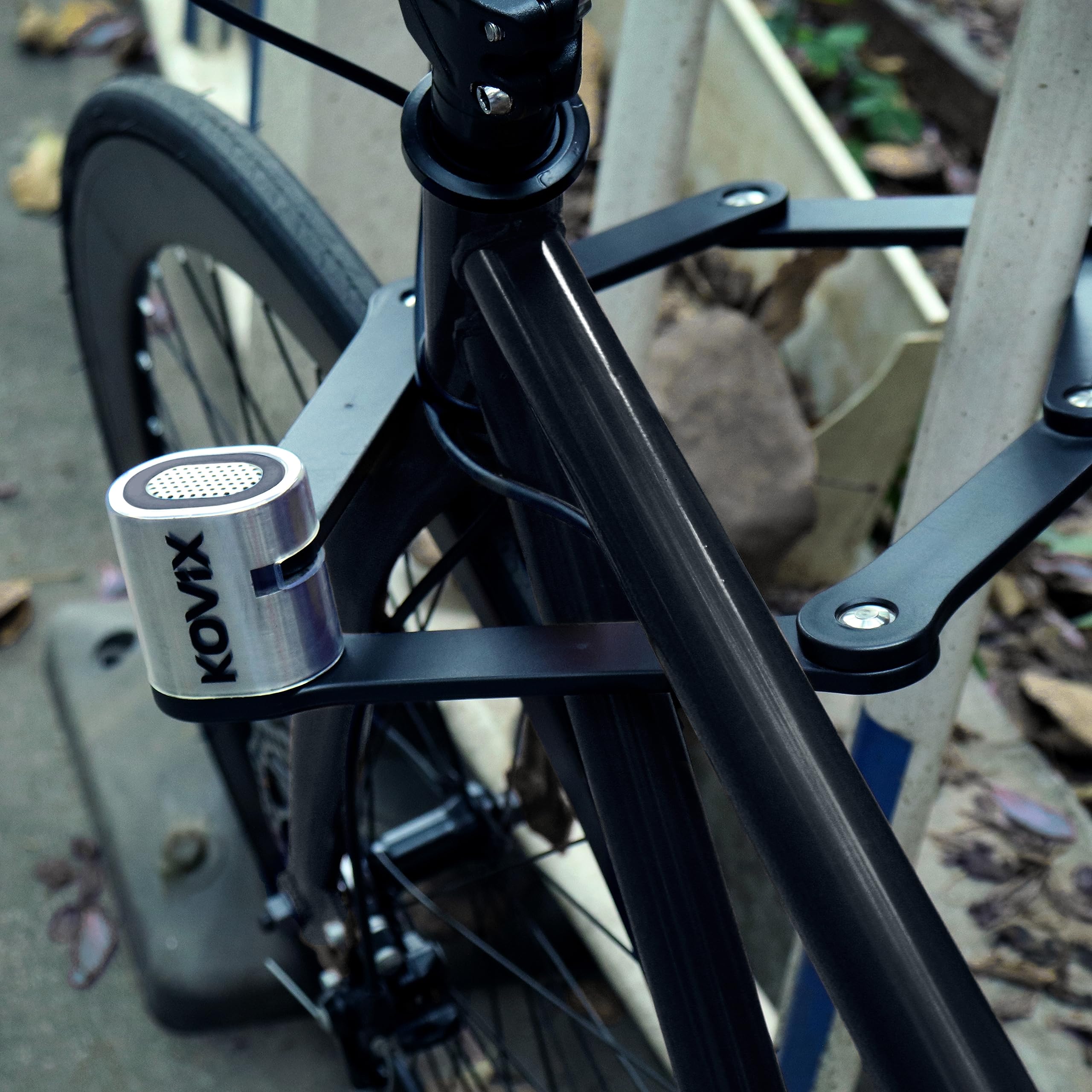 セキュリティ・セーフティ vivi ZOVII (ZV6) Disc Lock (Black) - Motorcycle & Scooter Lock