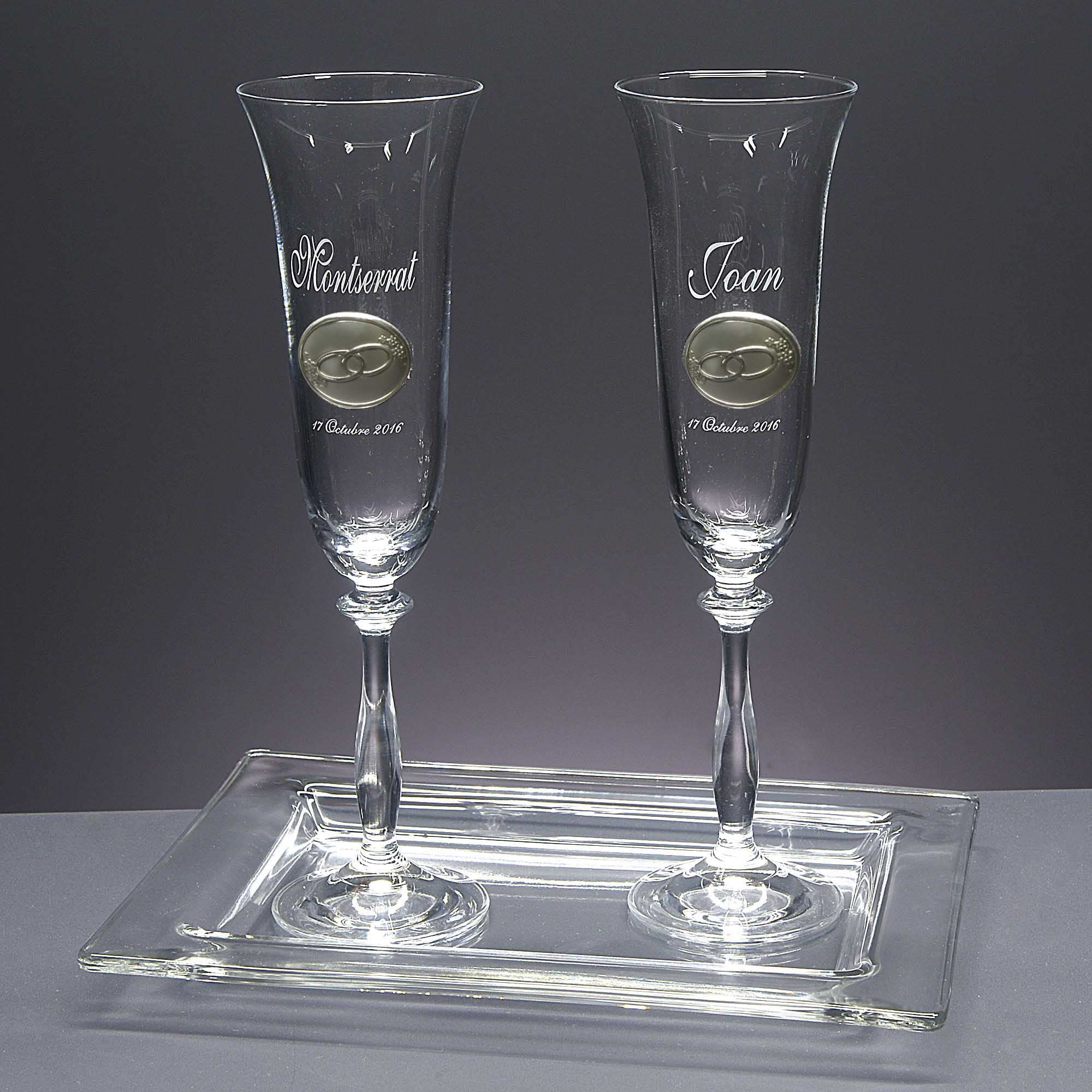 Gala&K | Set de 2 copas de cristal para champán+bandeja de cristal | Para novios | Bodas de plata/oro | Aplique bilaminado | Colección ANGELA-ALIANZAS+GRABADO LASER | Grabación personalizada.