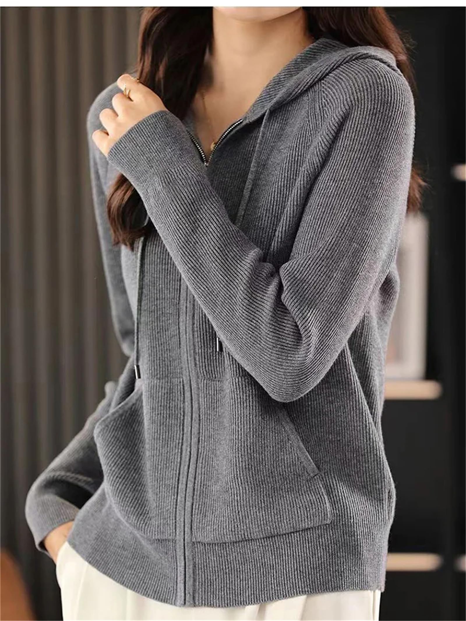 Maglione da donna in lana lavorato a maglia a maniche lunghe con cerniera e cappuccio in cashmere