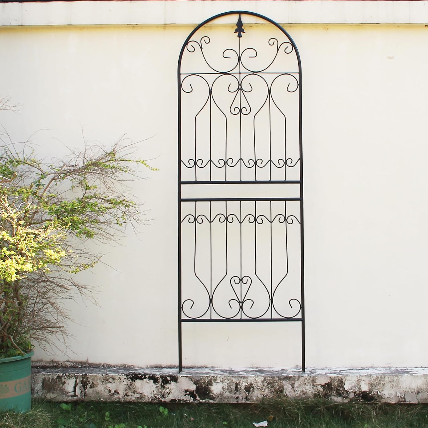 Trellis for Climbing Plants 70.8" H x 24.5" W Metal Premium Quality Material Rust-Resistant Climbing Frame Stylish Garden Addition Outdoor Roses Vine Ivy Clematis Trellises Black 1 Pack