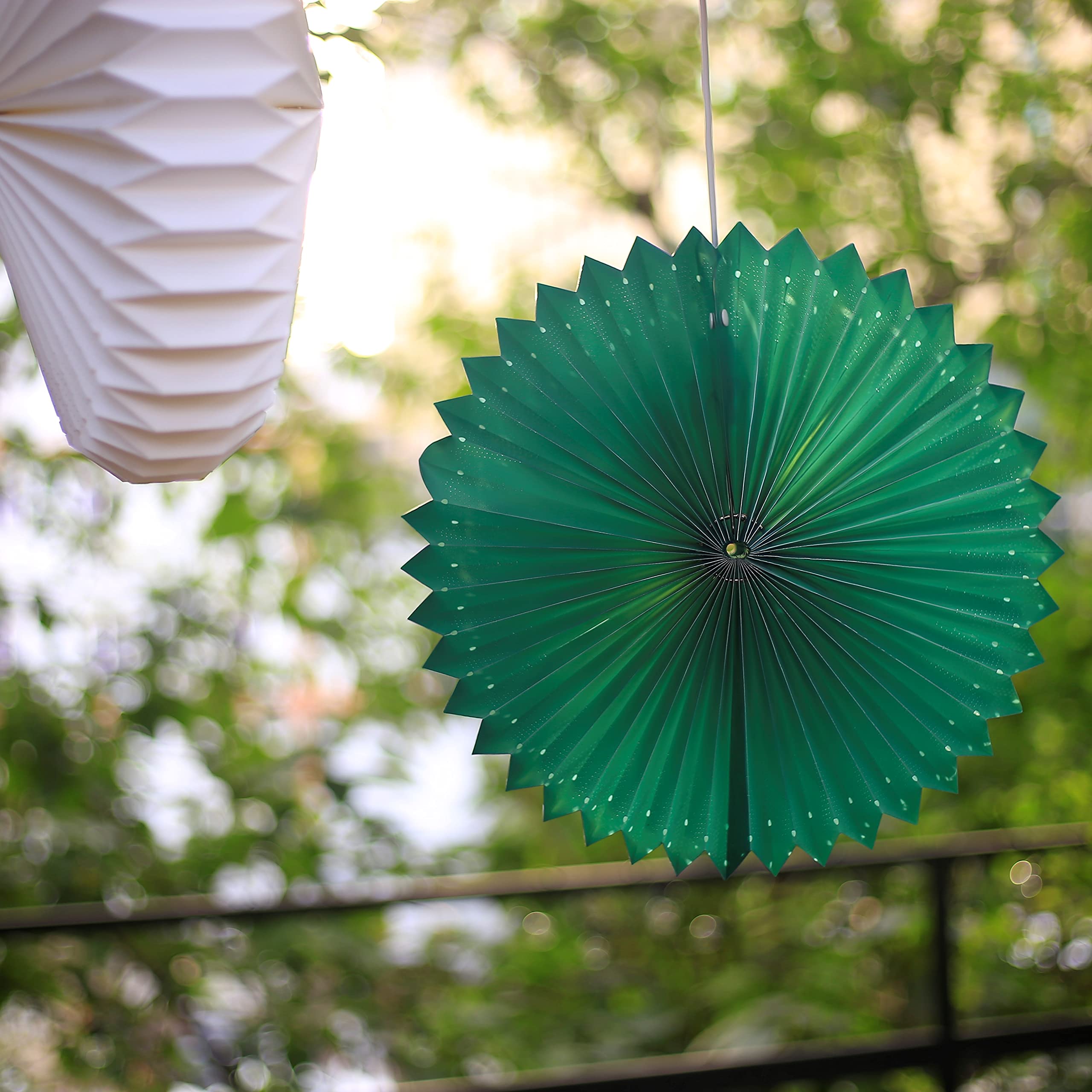 Hellum Sunny Lampion outdoor, Lampion Grün, lampion außen wetterfest mit LED Glülempe, E14 Leuchtmittel, 60cm Ø, wetterfeste PVC-Beschichtung, für Draußen, Dekoration Party Hochzeit, 523621