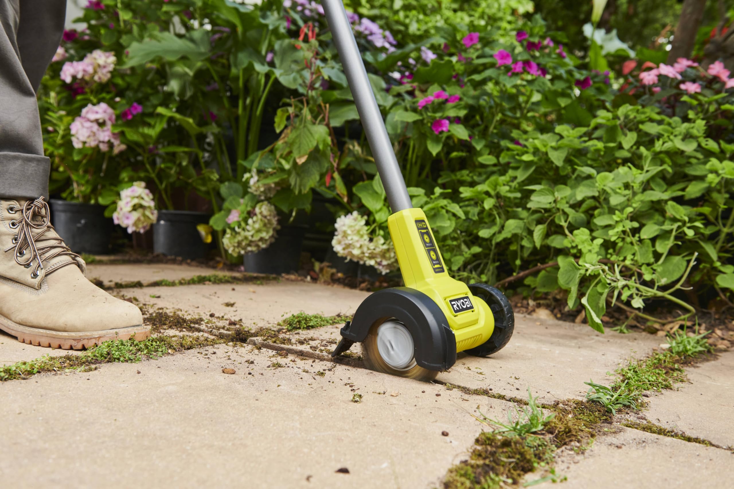 RYOBI Limpiador de Juntas 18 V One+™ RY18PCC-0 | Limpieza Terraza, Calzadas, Lallas, Pavimentos, Deshierbe Juntas, Se vende sin batería ni cargador