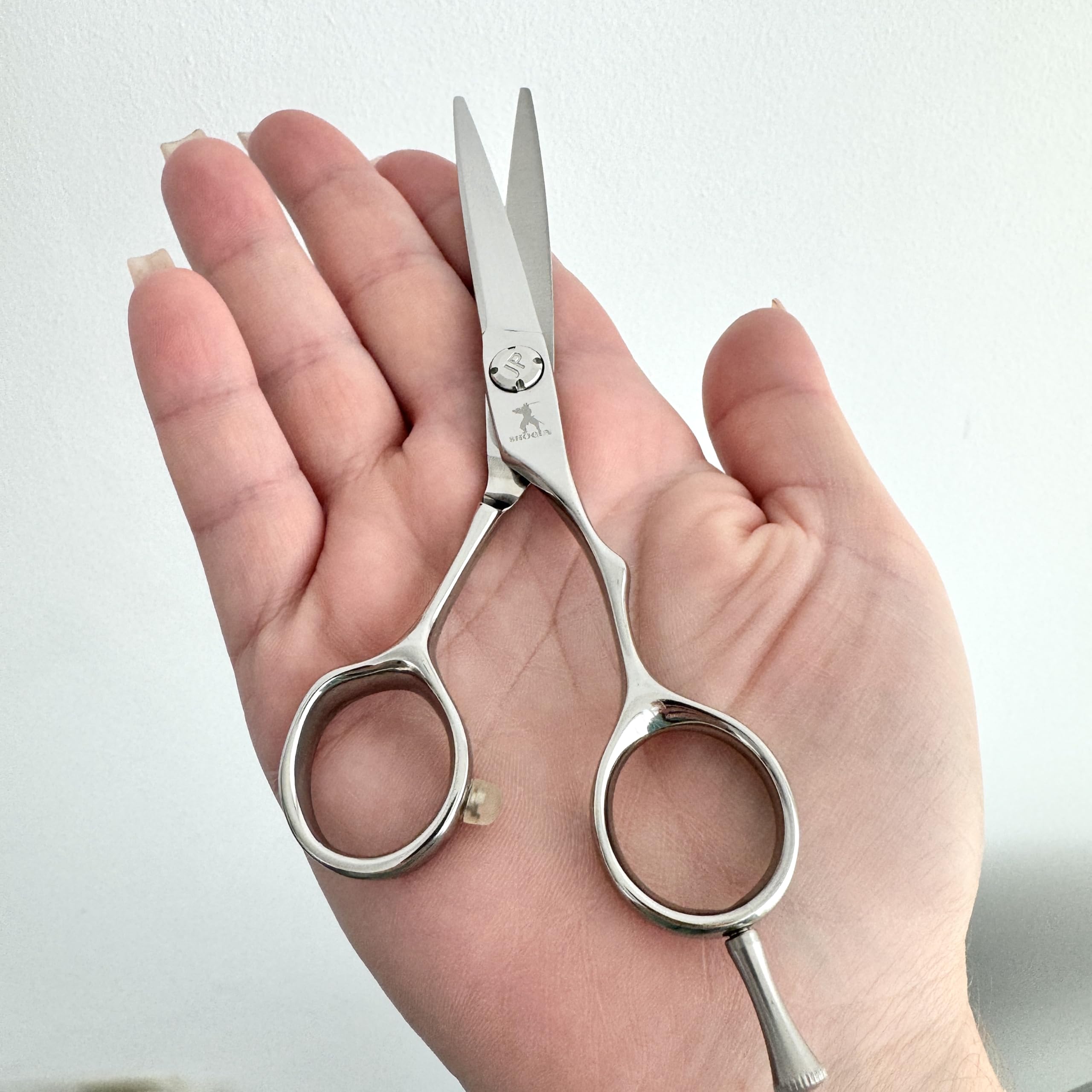 Shogun Asahi Japanese 440C Steel Hairdressing Scissors - Professional Barber Salon Shear for Hairdressers Barbers, and Salon Use - Image 4