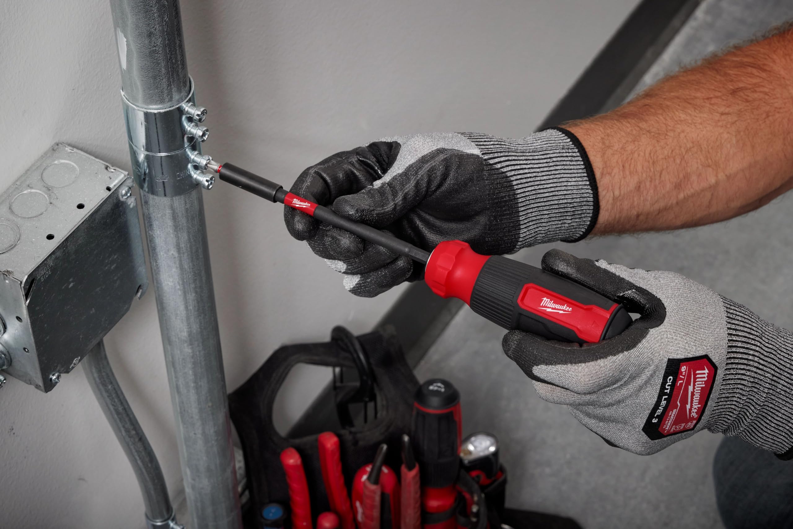 Milwaukee Electric - Destornillador multibits 14 en 1 con Shockwave Impact