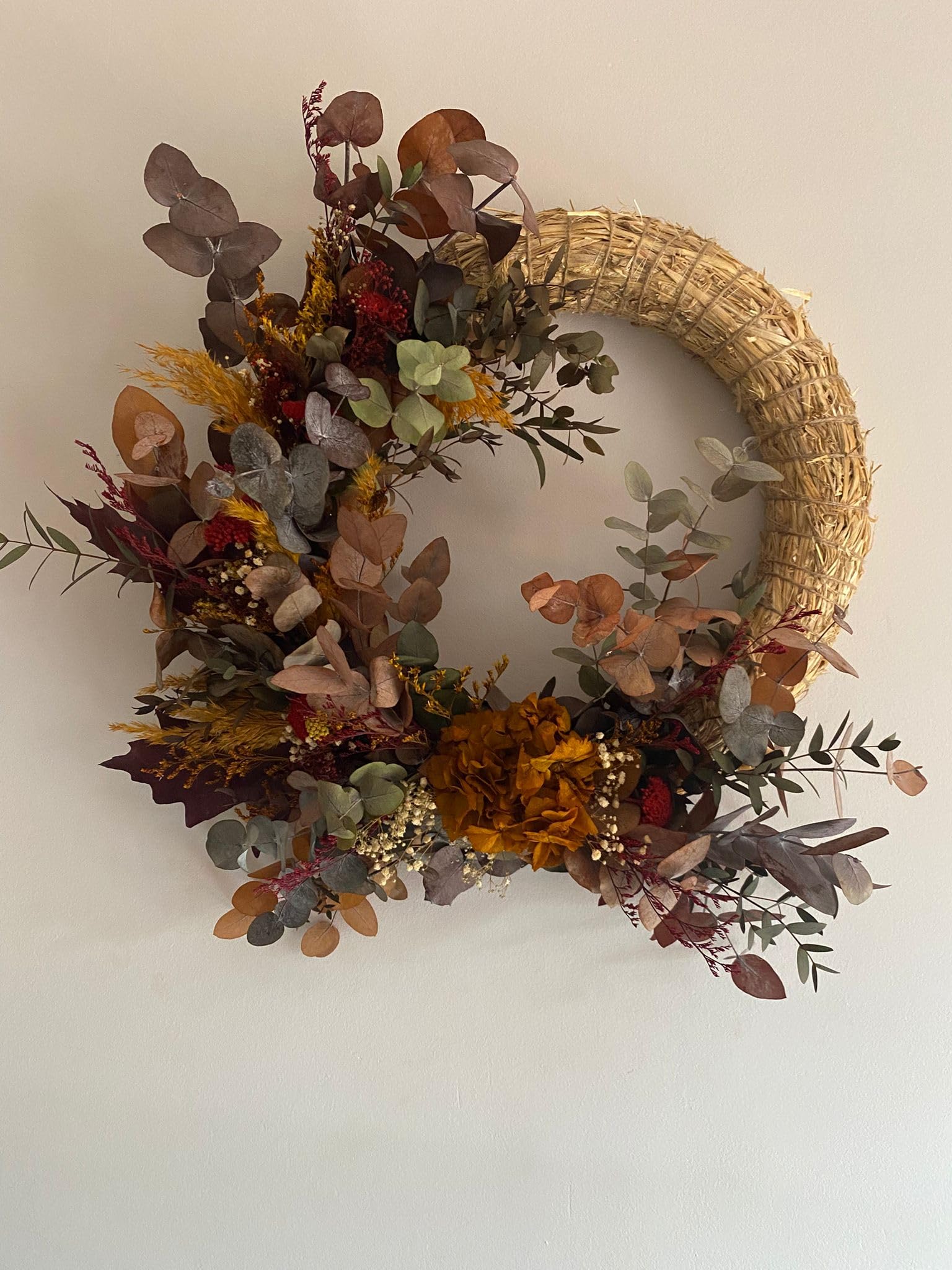 Couronne de fleurs séchées d'automne sur base de foin fait main
