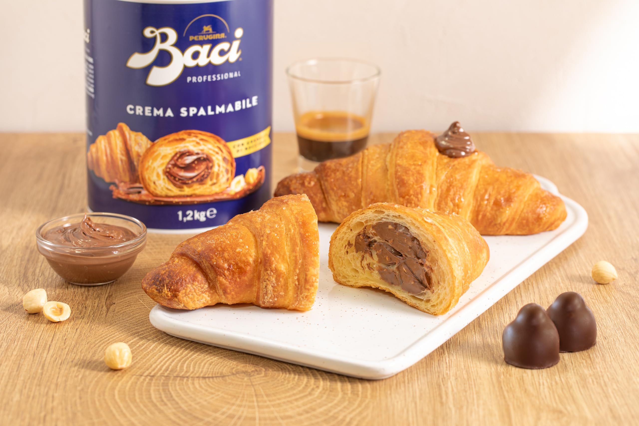 BACI PERUGINA PROFESSIONALE Crema Spalmabile con Nocciole e Cacao, Secchiello 1,2KG