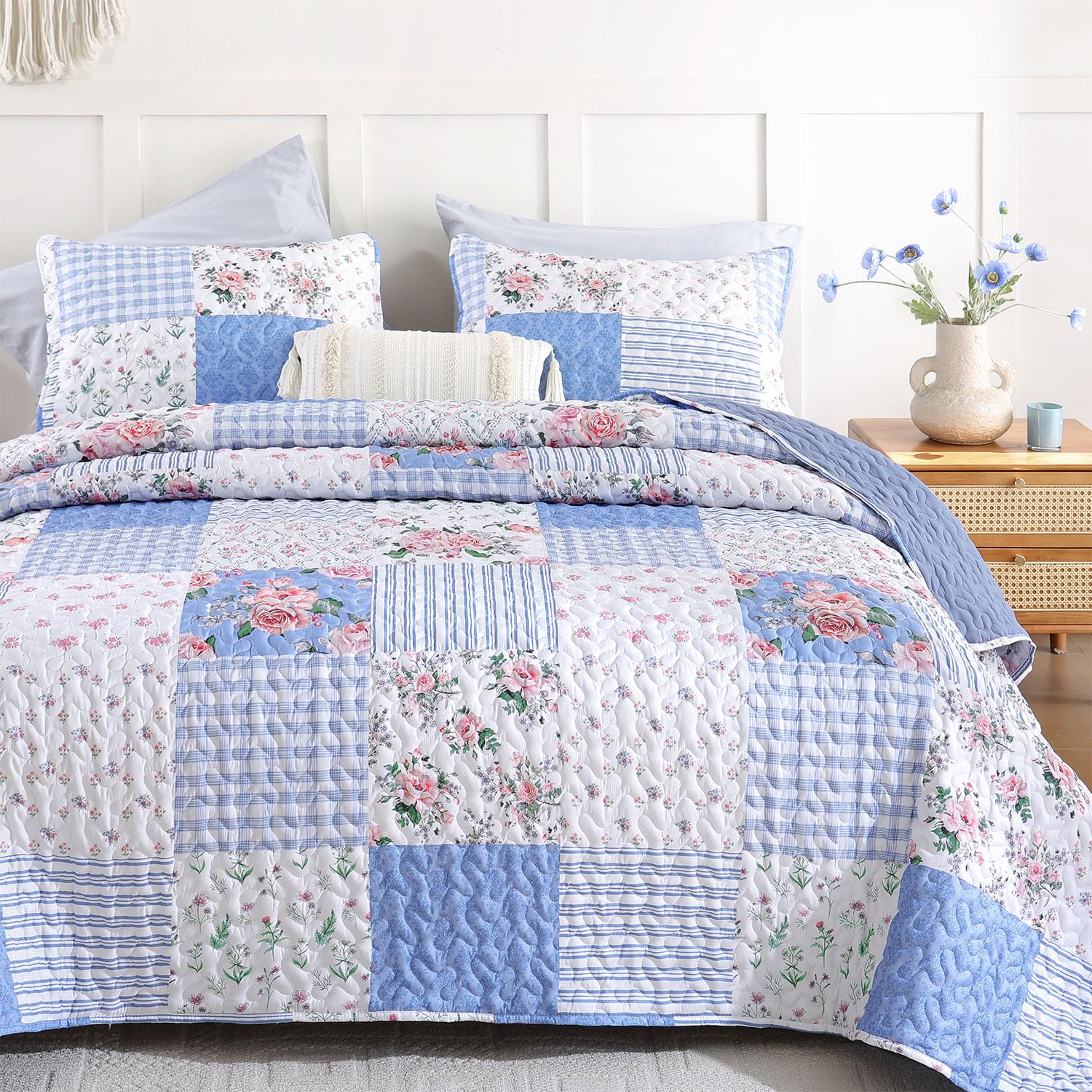 YIKUSH Quilt Sets Queen Size Floral Quilt Set 3 Pieces Bedding Set Bedspreads Blue Comforter Blanket with 2 Pillow Cases- Ultra Soft Floral Coverlet with Printed Pattern 90in.x 90in
