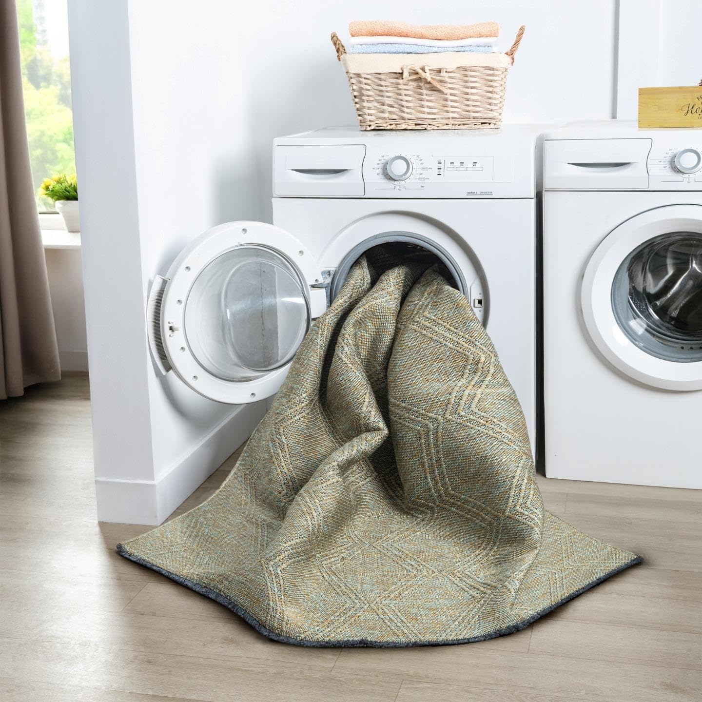 LUXE WEAVERS Modern Farmhouse Green 8x10 Washable Area Rug, Anti-Slip Diamond Pattern Carpet