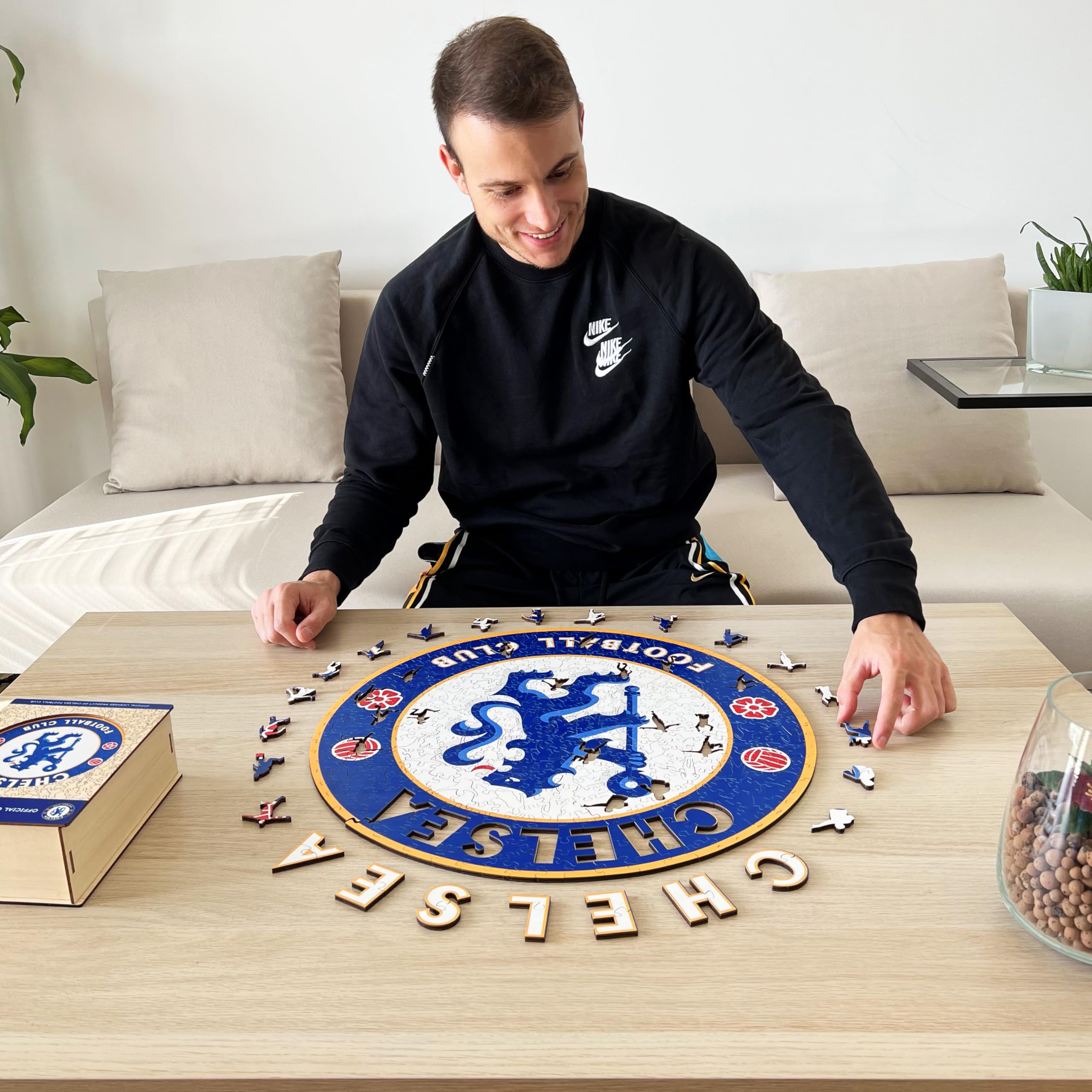 Iconic Puzzles, Chelsea Logo, Prodotto ufficiale, Puzzle di Legno per Adulti e Bambini, Legno 100% Sostenibile, Taglia S 150 Pezzi
