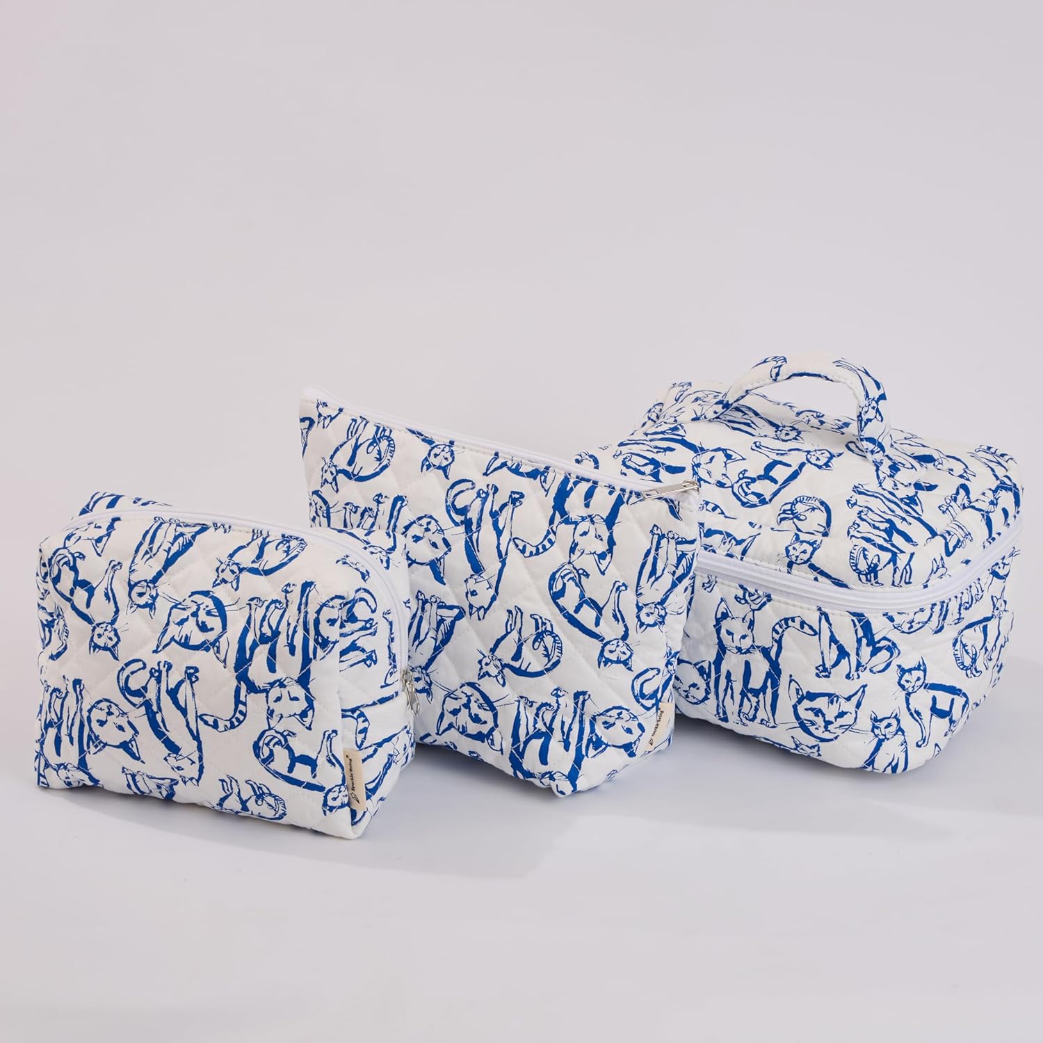 Cute Cats Quilted Cotton Cosmetic Zipper Pouch, Large Capacity Makeup Accessories Storage Bag for Women Girls, Aesthetic Coquette Travel Toiletry Organizer (Set of 3)