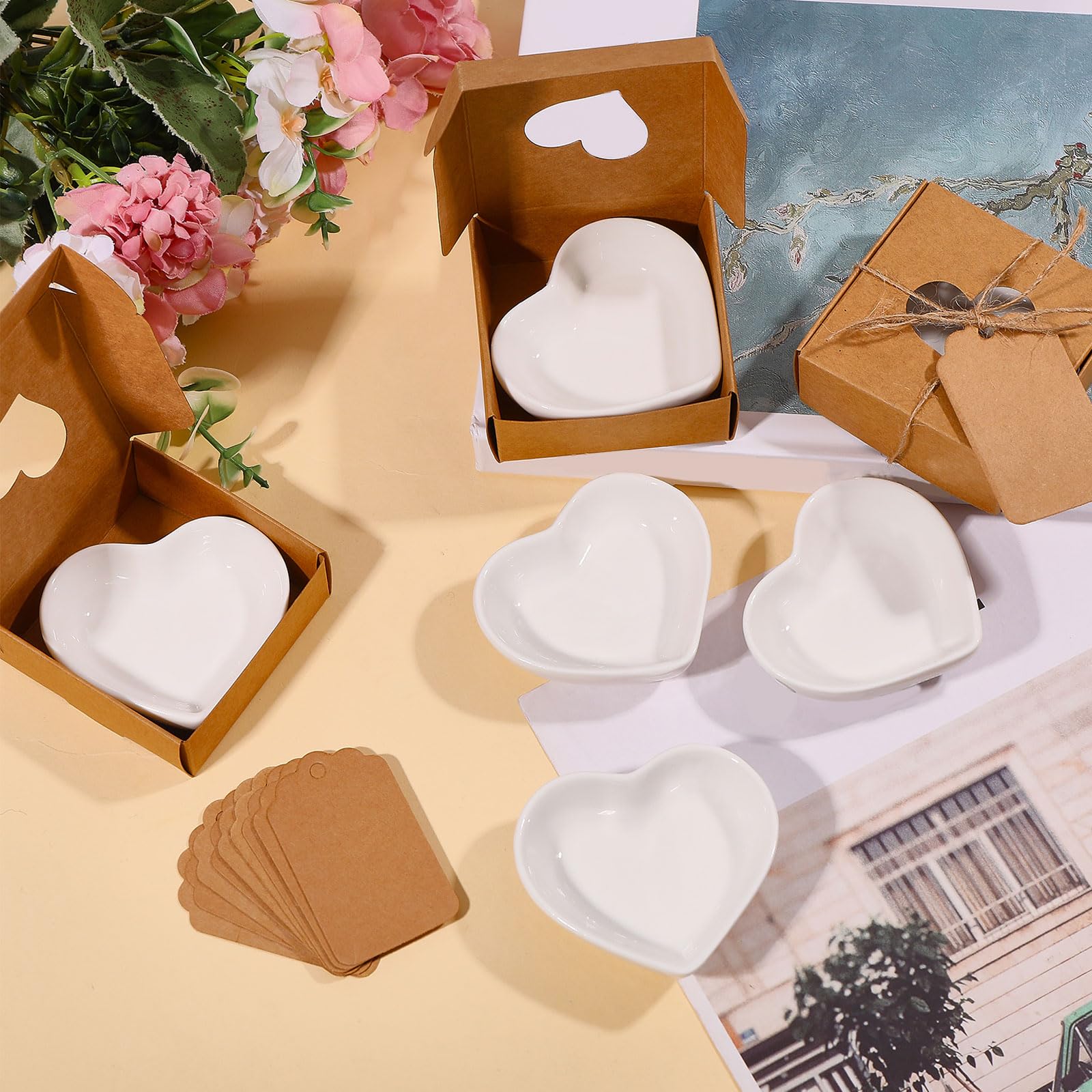 GLOBLELAND 12 pezzi Bomboniere di nozze per ospiti 7,6 cm cuore bianco in ceramica con scatola di carte piatti di condimento piatti di salsa di soia per matrimonio festa di compleanno