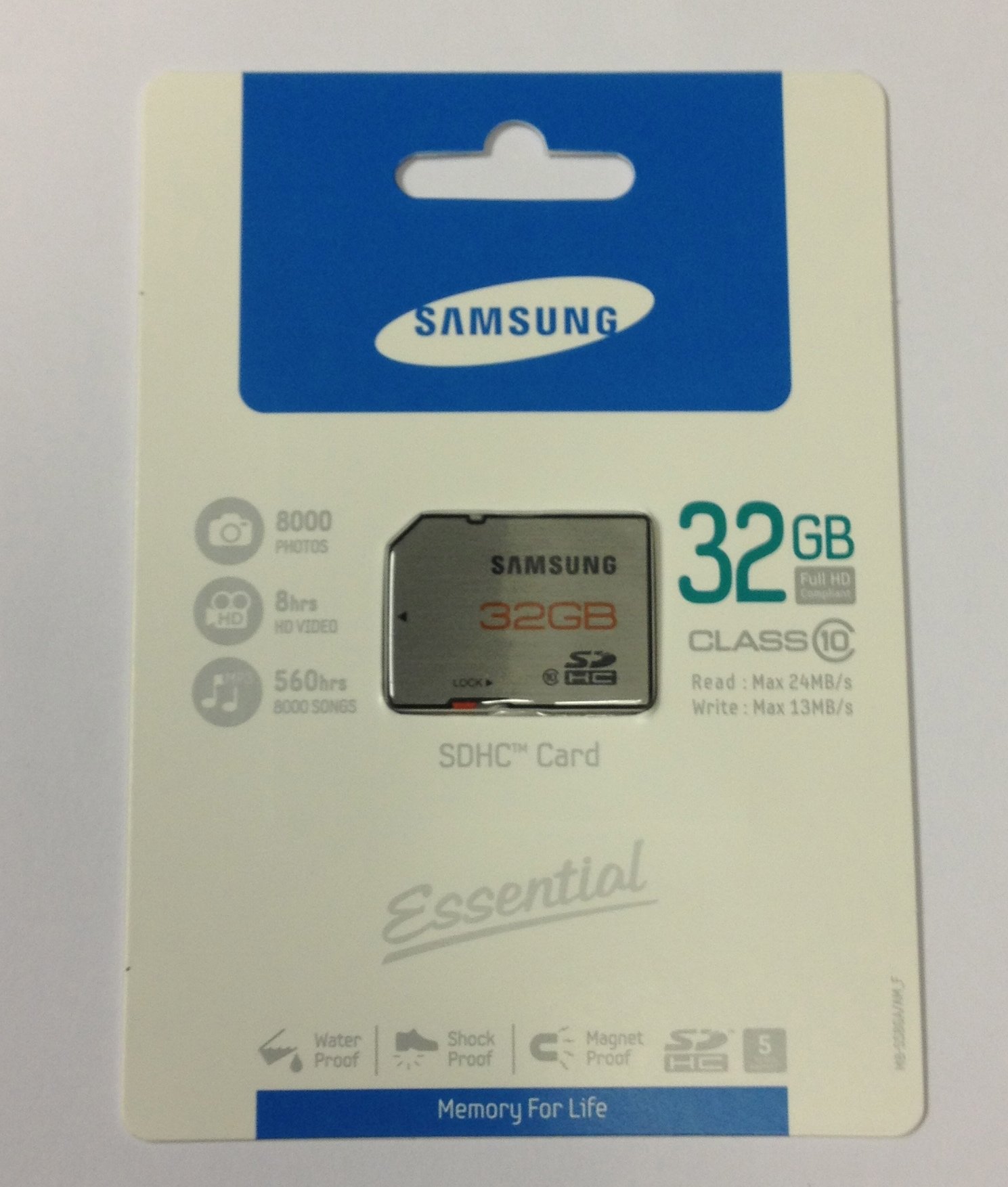 Amazon | Samsung 32GB SDHC フラッシュメモリーカード つや消しメタル