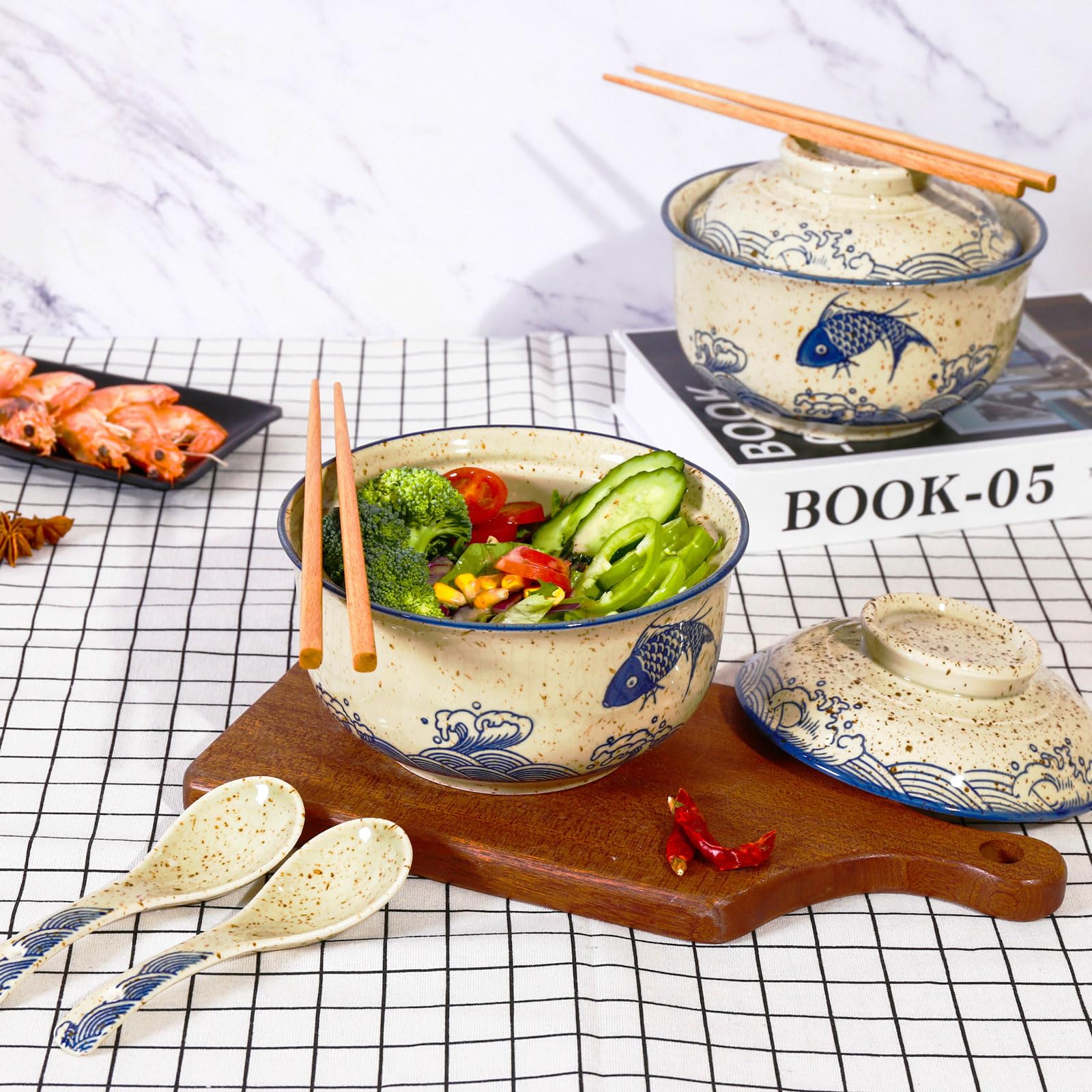 Keramik-Ramenschüssel-Set, 800 ml, mit Deckel, Löffel und Essstäbchen, Japanische Vintage Große Suppenschalen Instant Nudel Schüssel Asiatisch Geschirr (Fisch*2)