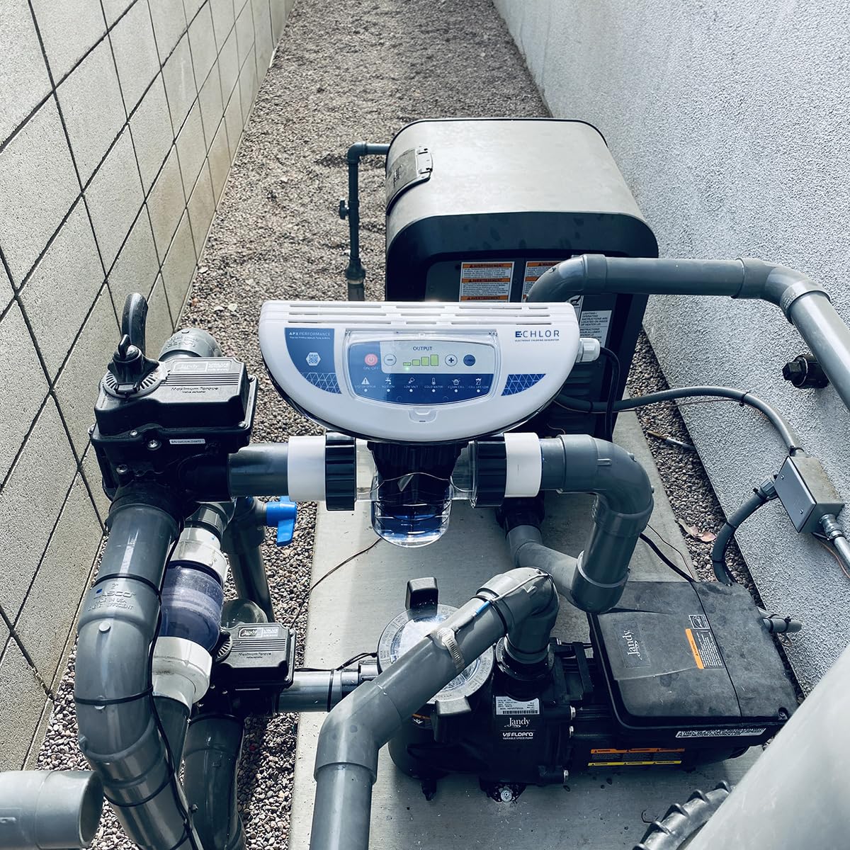 E-CHLOR - Generador de Cloro Salino, Sal de Piscina, Enchufable para Piscinas de hasta 32.000 Galones Máx