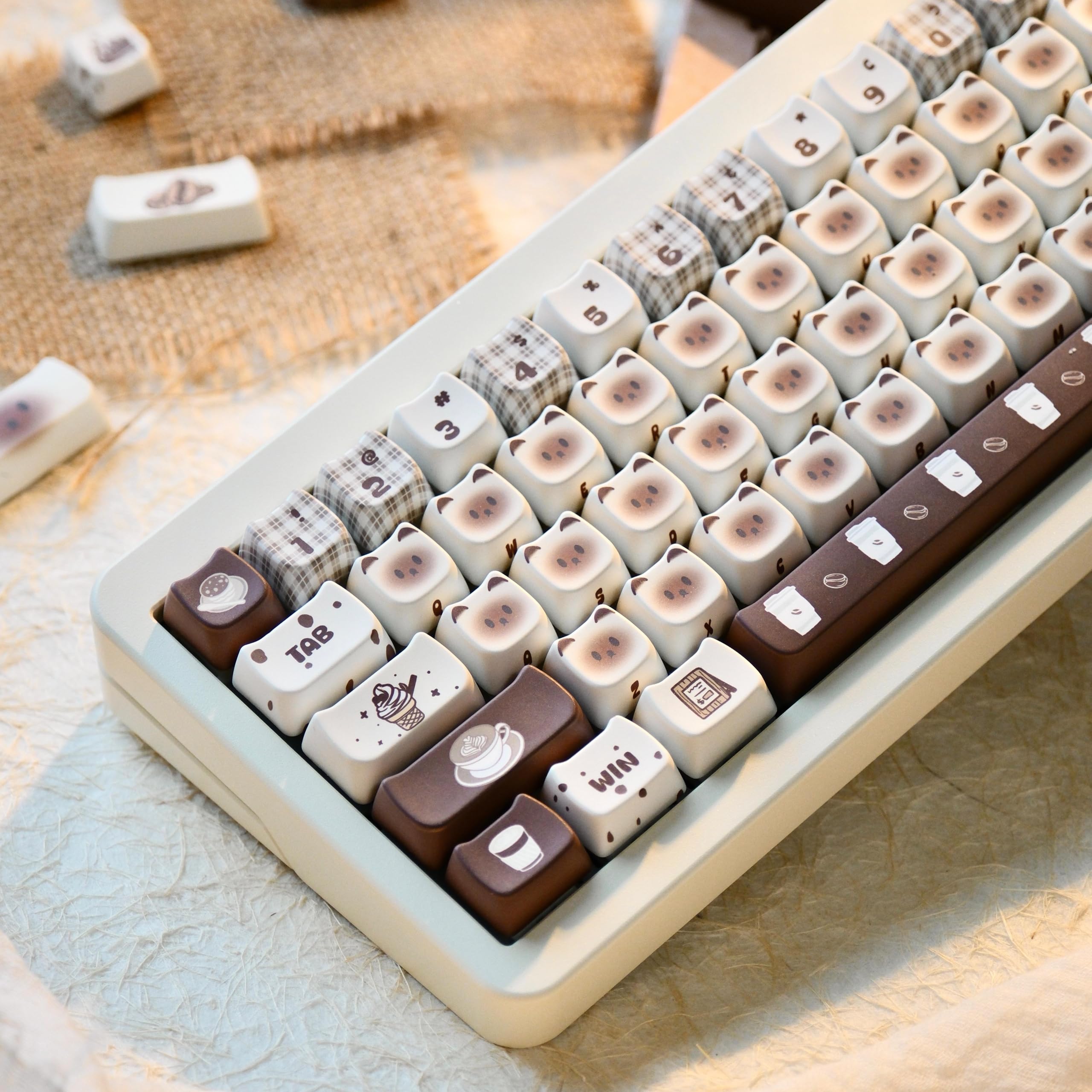 GEKUCAP Coffee Theme Siamese Cat Keycaps, 133 Keys Cute Mao Profile Keycap Dye-Sublimation, Custom Cat Shaped PBT Keycaps for Cherry Gateron MX Swithes Mechanical Gaming Keyboards