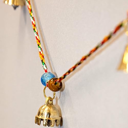 Miniatura 4 de Hermoso timbre con diez campanas de latón pulido de aproximadamente 1 pulgada de alto en una cuerda de 40 pulgadas