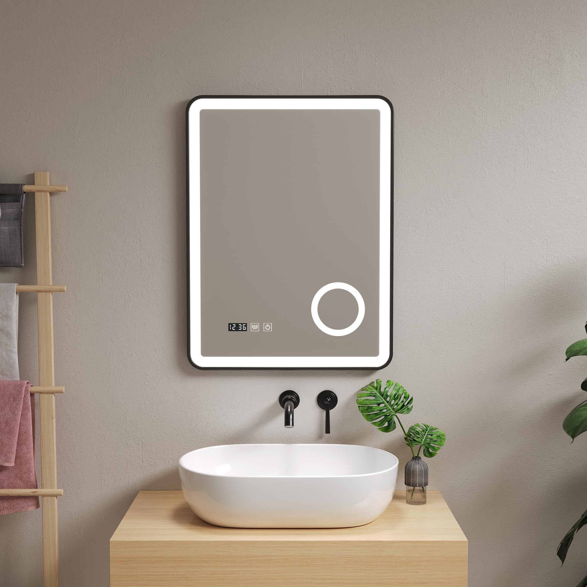 pro.tec Specchio LED da Parete Specchio Rettangolare da Bagno Antiappanamento Lente Ingranditore Orologio Luce Bianca Regolabile con Sensore Tattile 60 x 80 cm Cornice Nera