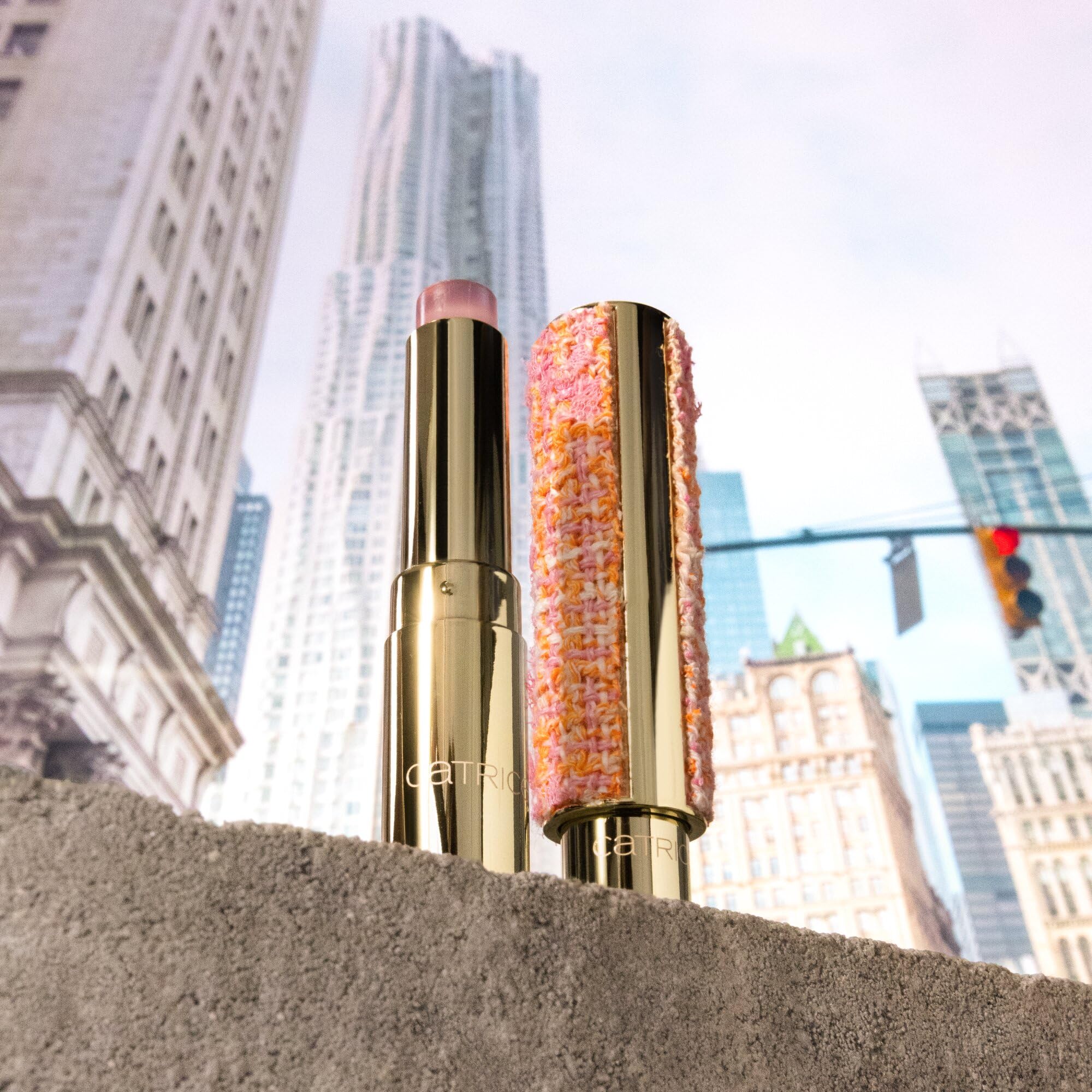 Catrice SPRING AND THE CITY Perfume Stick, refreshing, revitalizing, dewy, gelly (2.2g) — view 2