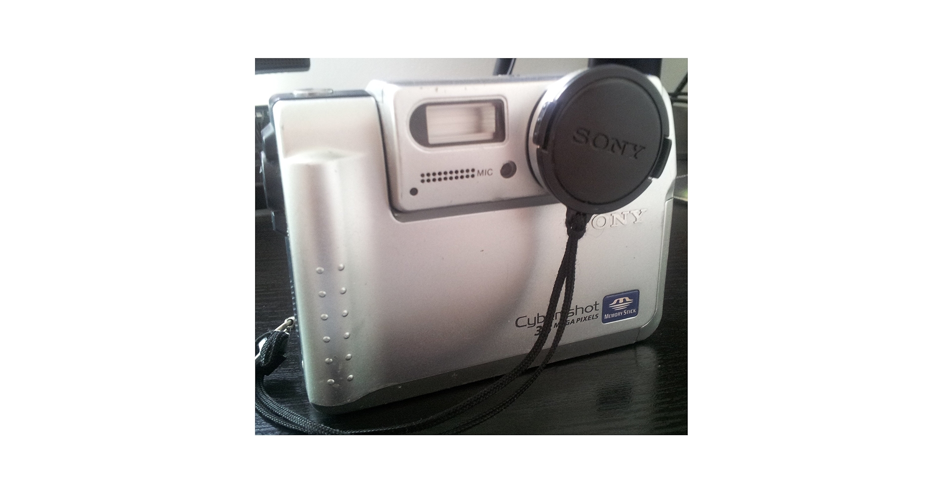 【美品 レトロ】SONY Cyber shot DSC-F55V 自撮可 作動品 Amazon.com : Sony DSC-F55V Cyber-shot 2MP Digital Camera