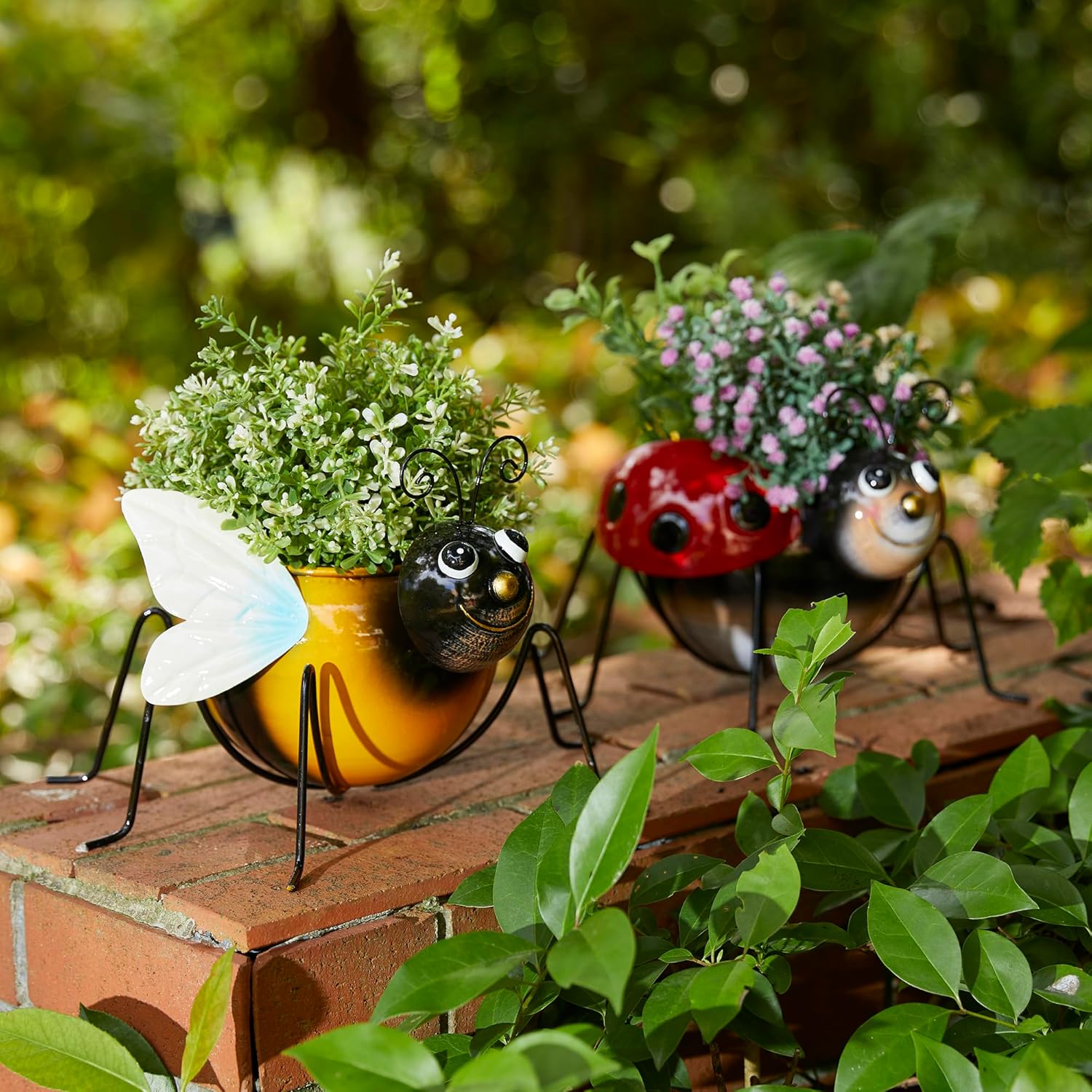 Glitzhome 7.25" H Metal Bee and Ladybug Staute Planter Pots, Set of 2 Insect Sculpture Plant Pots with Drainage Hole, Bee Ladybug Flower Pot Succulent Pot for Outdoor Yard Garden Lawn Spring Decor