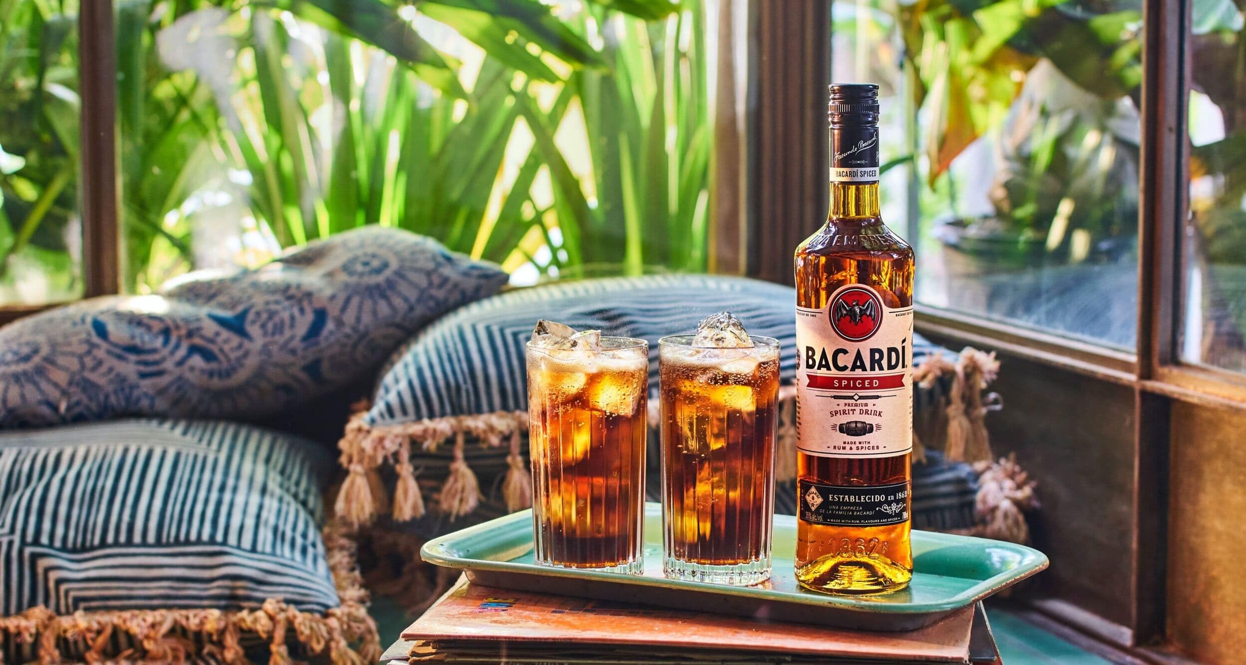 Bacardi 6er Set Spiced Rum 6x 0,7L (35% Vol) Spirit Drink Rum with Spices- [Enthält Sulfite]