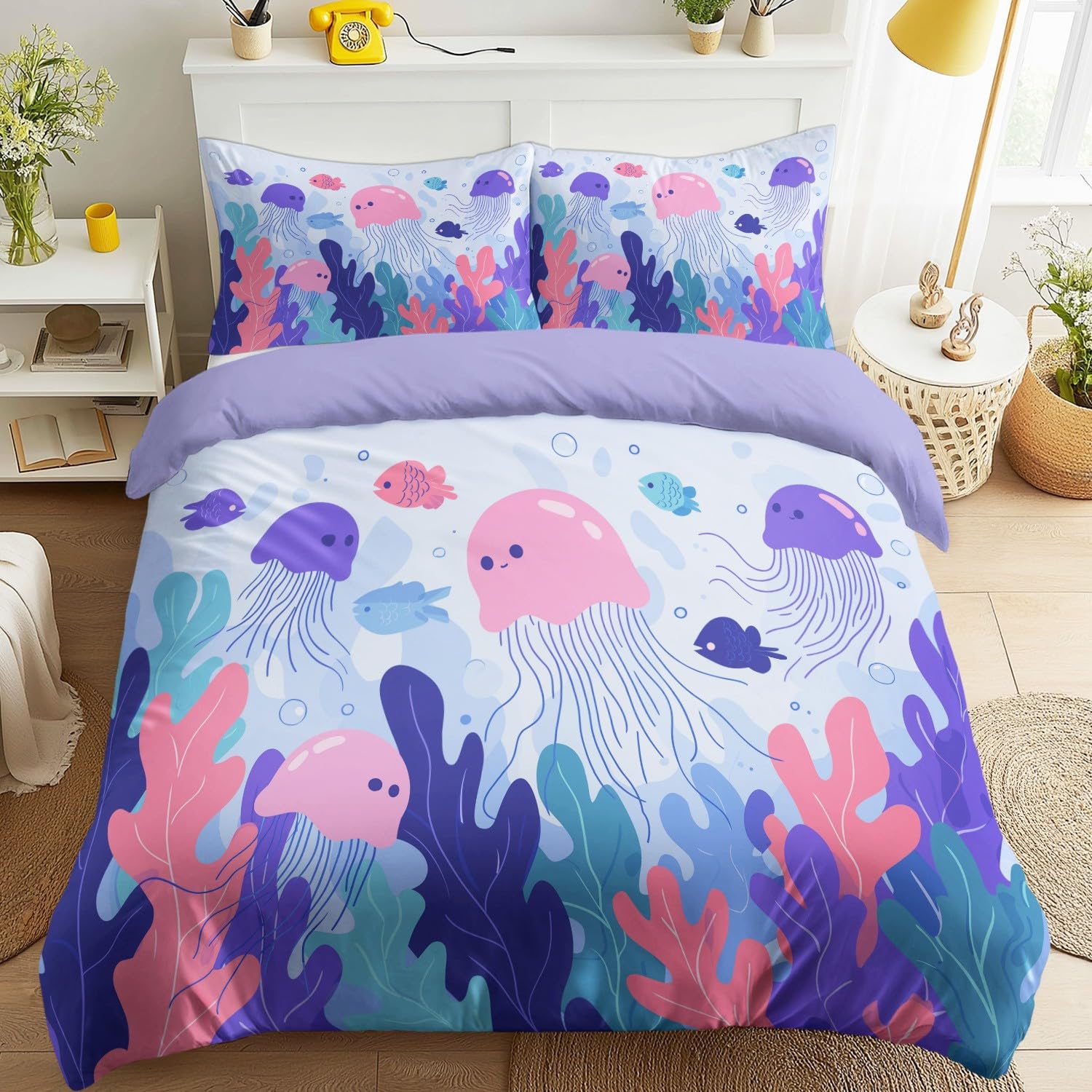 Parure de lit enfant violette sur le thème marin pour décorer une chambre de fille